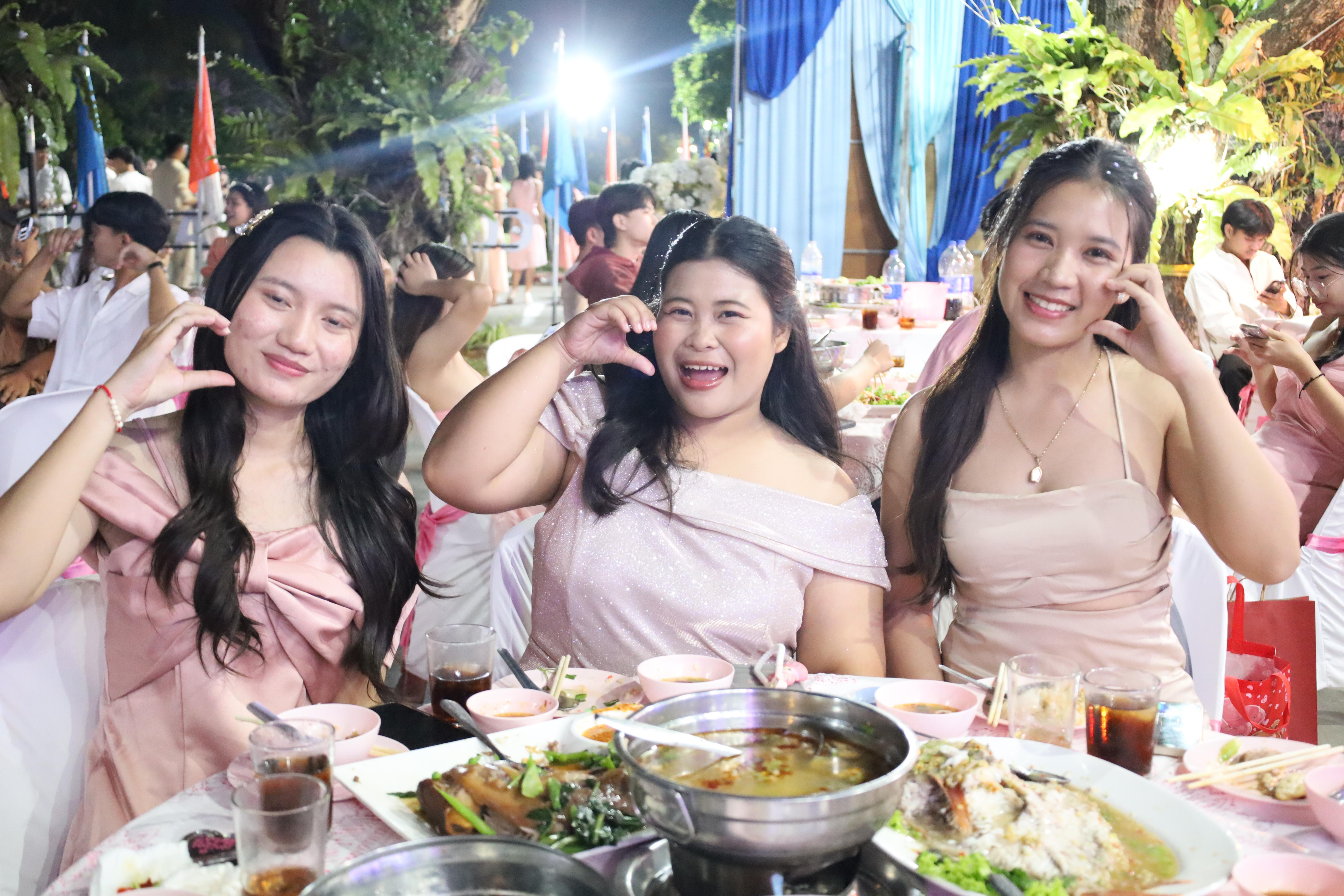 361. งานราตรีสีฟ้า