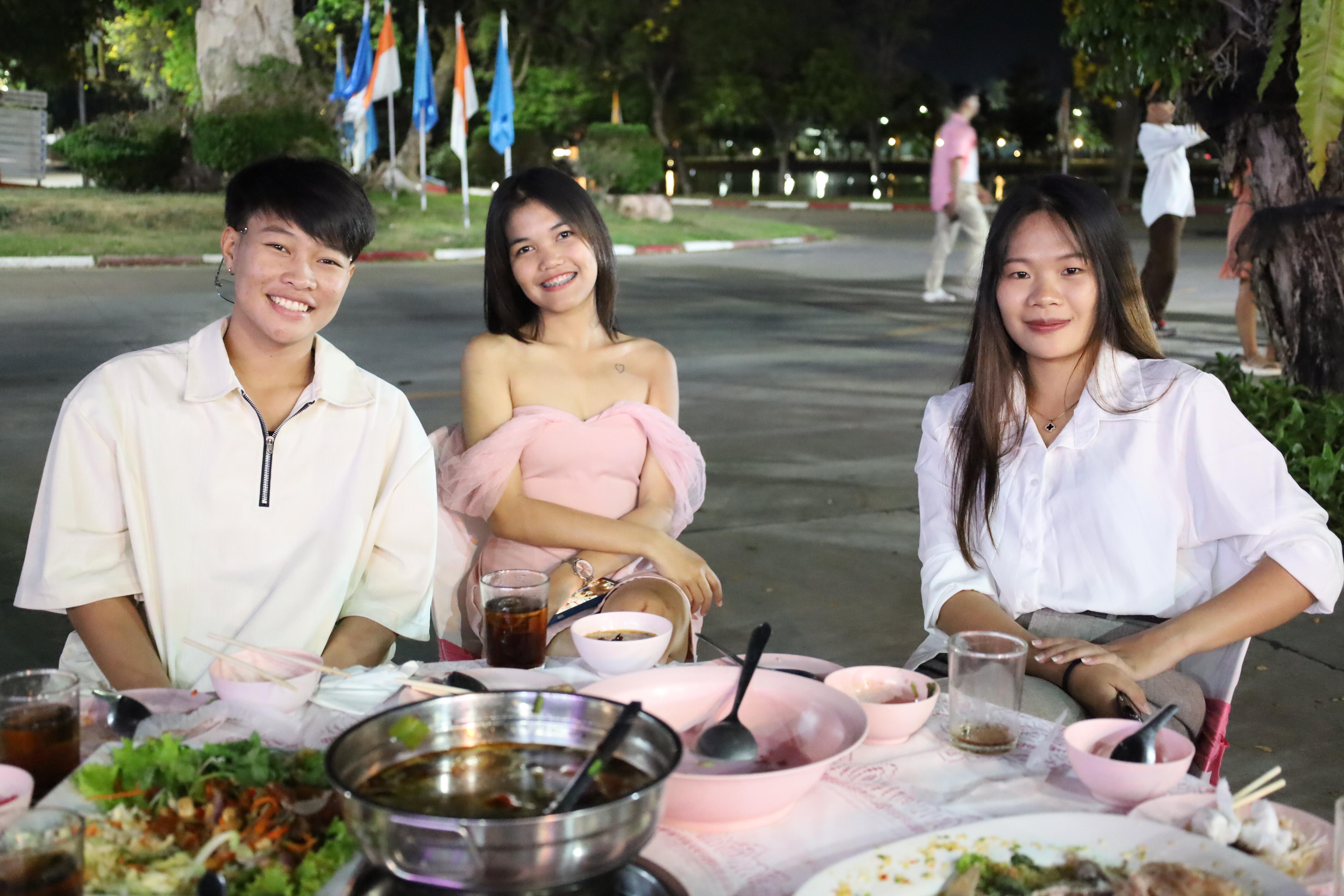 364. งานราตรีสีฟ้า