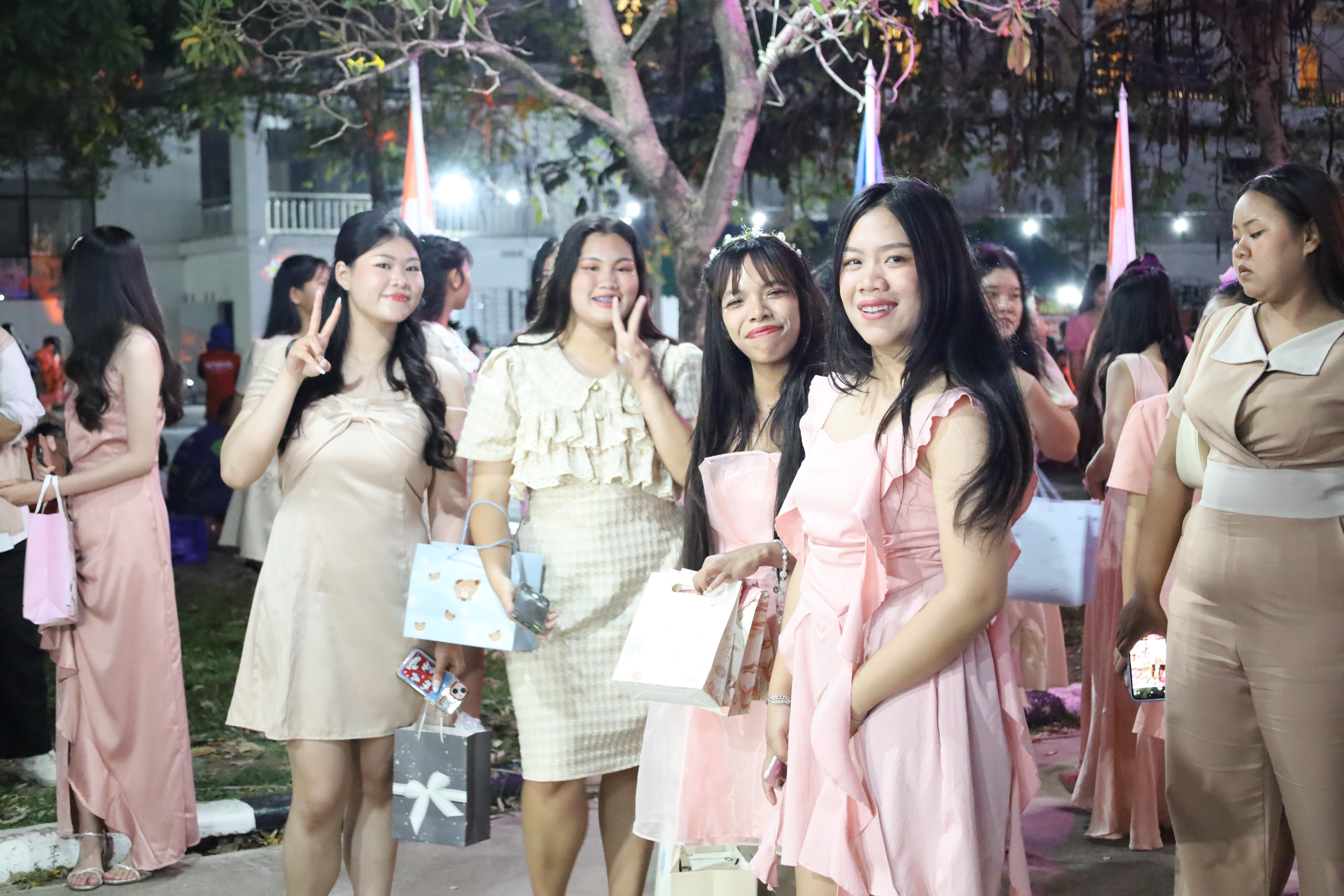 378. งานราตรีสีฟ้า