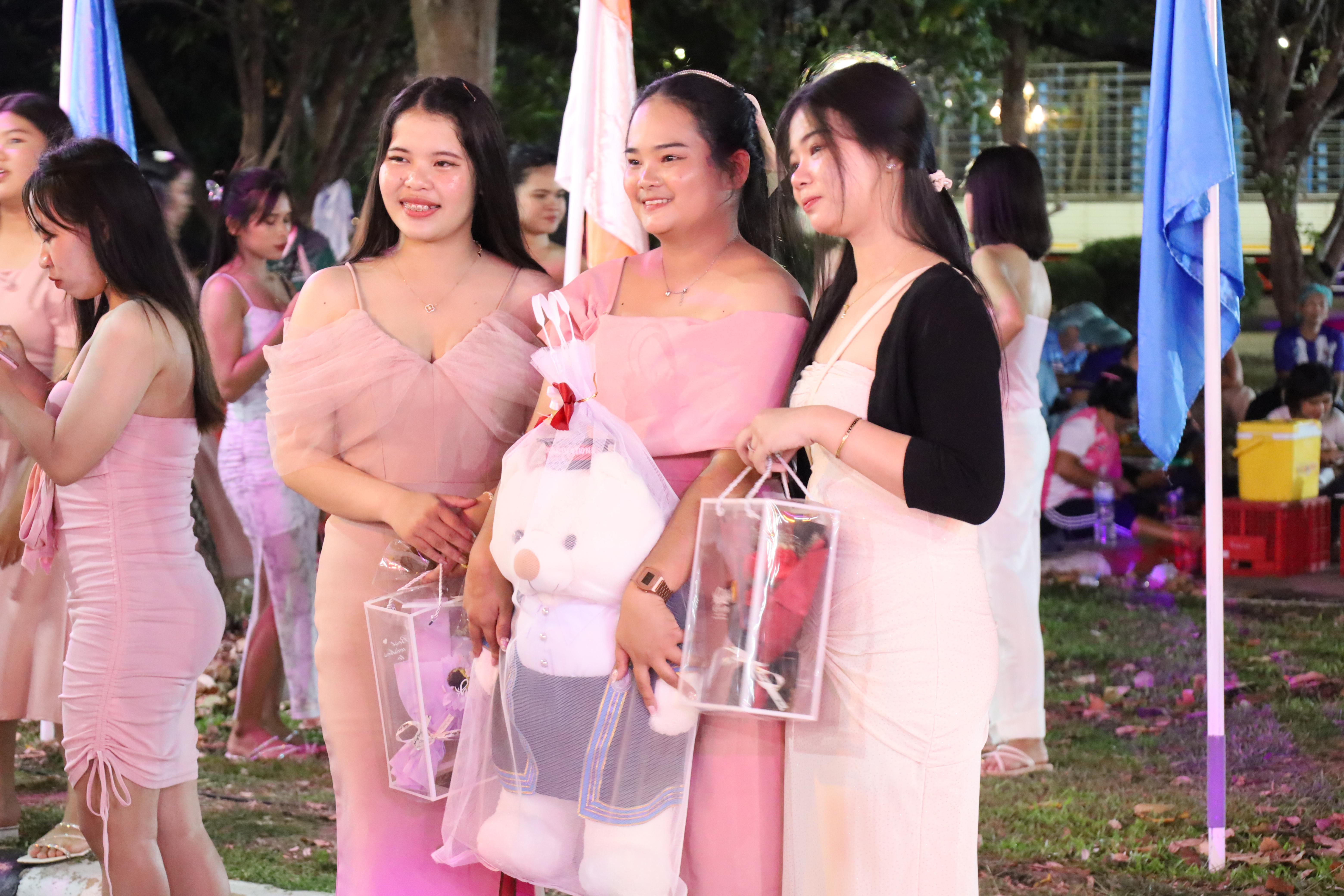 396. งานราตรีสีฟ้า