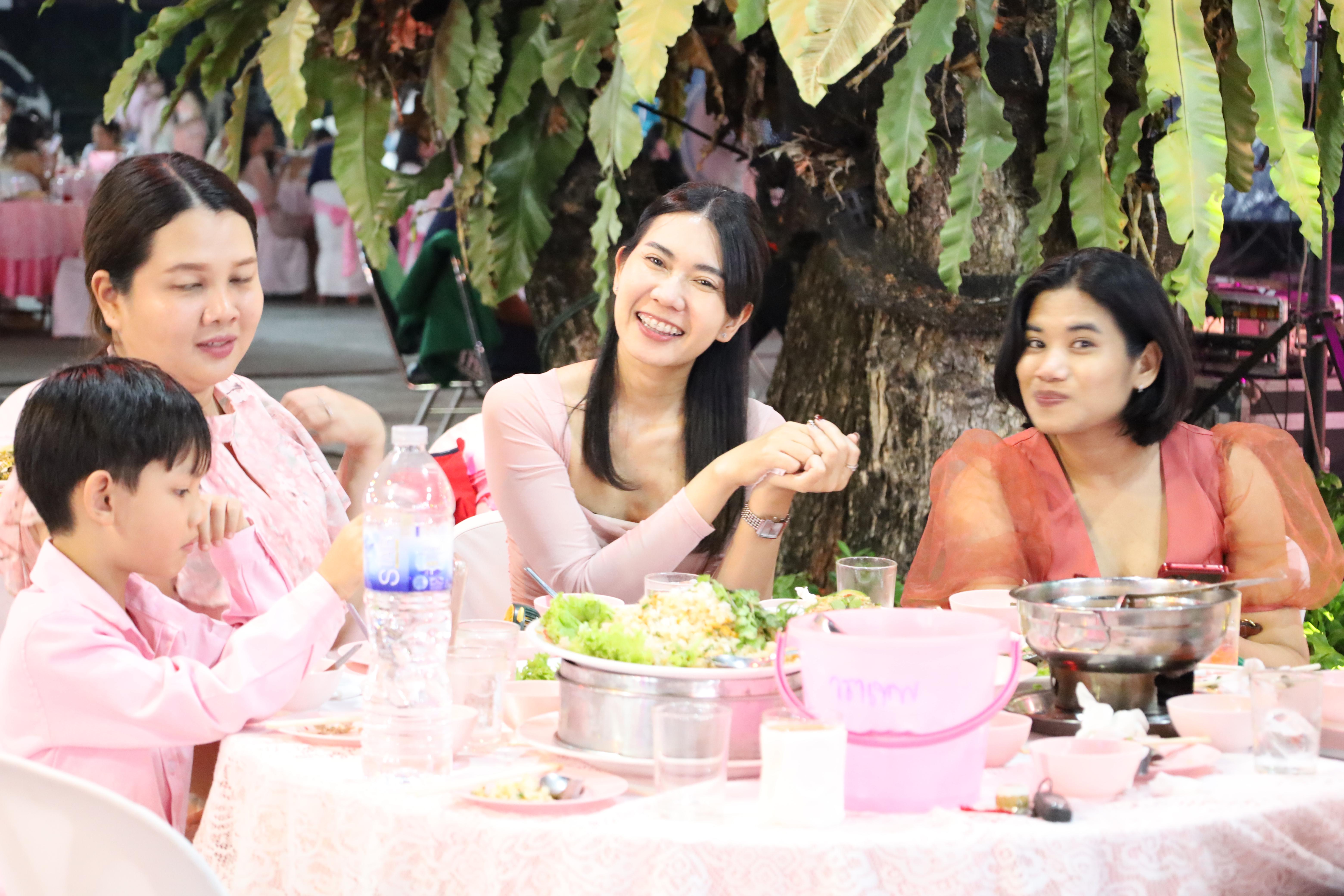 399. งานราตรีสีฟ้า