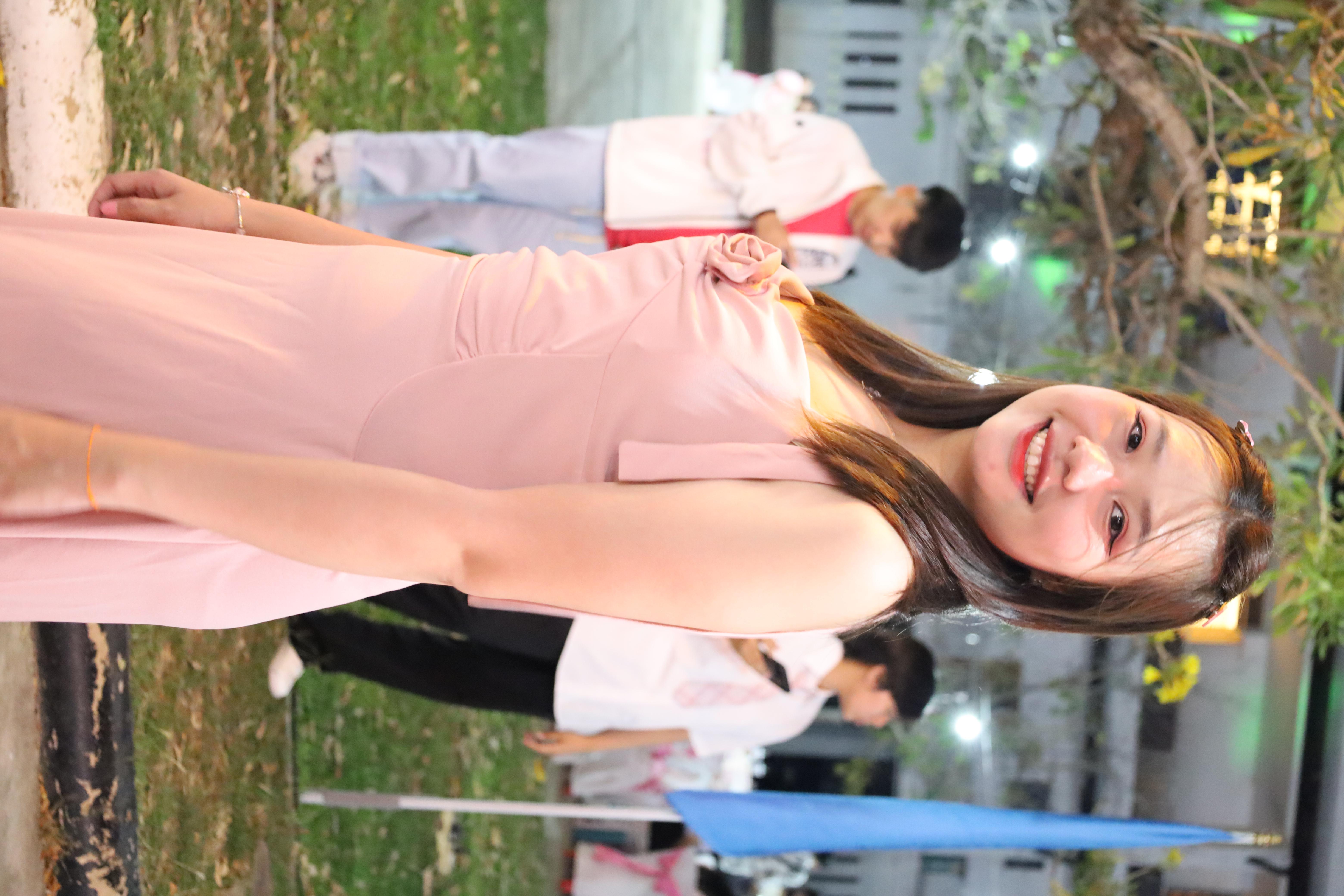 400. งานราตรีสีฟ้า