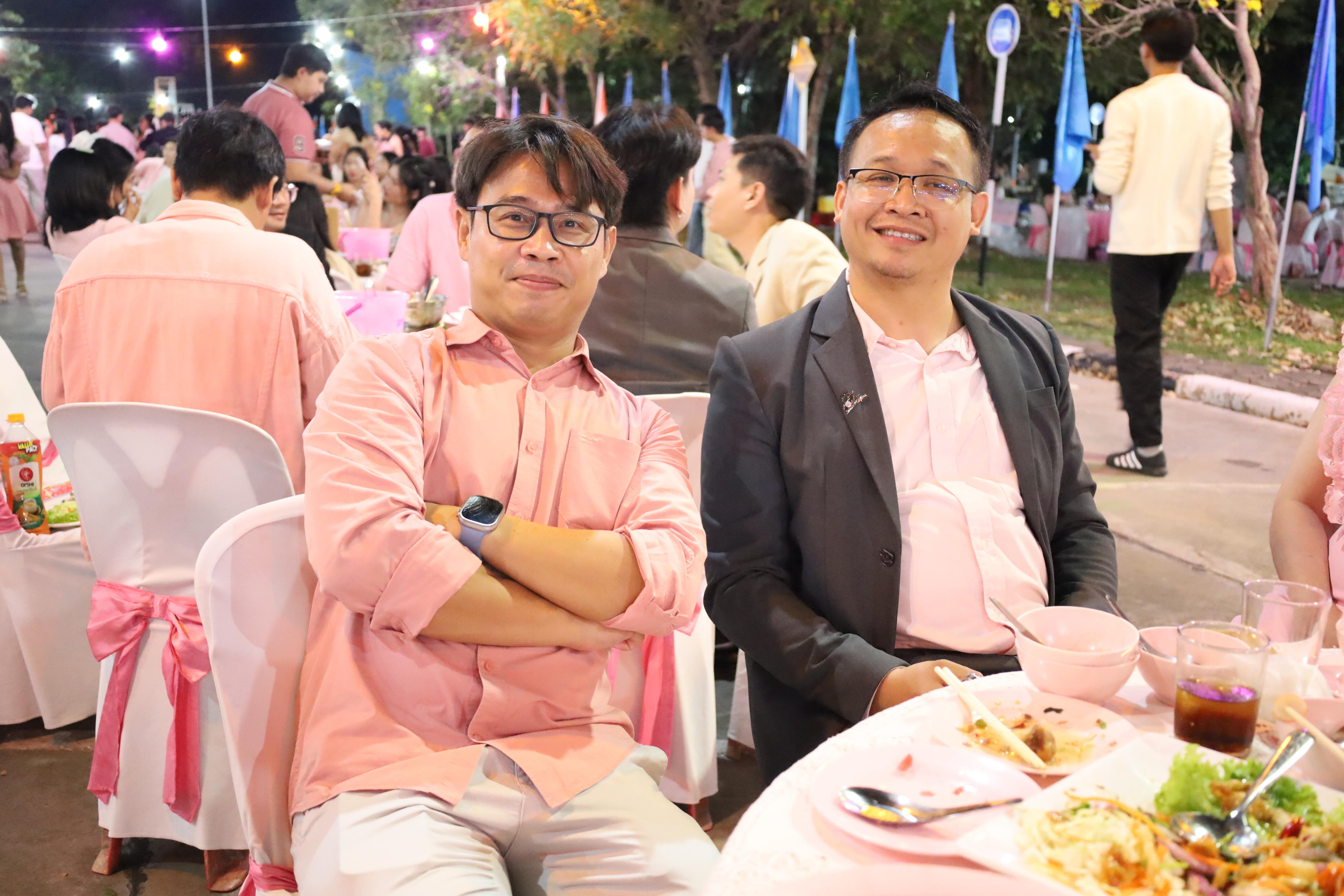406. งานราตรีสีฟ้า
