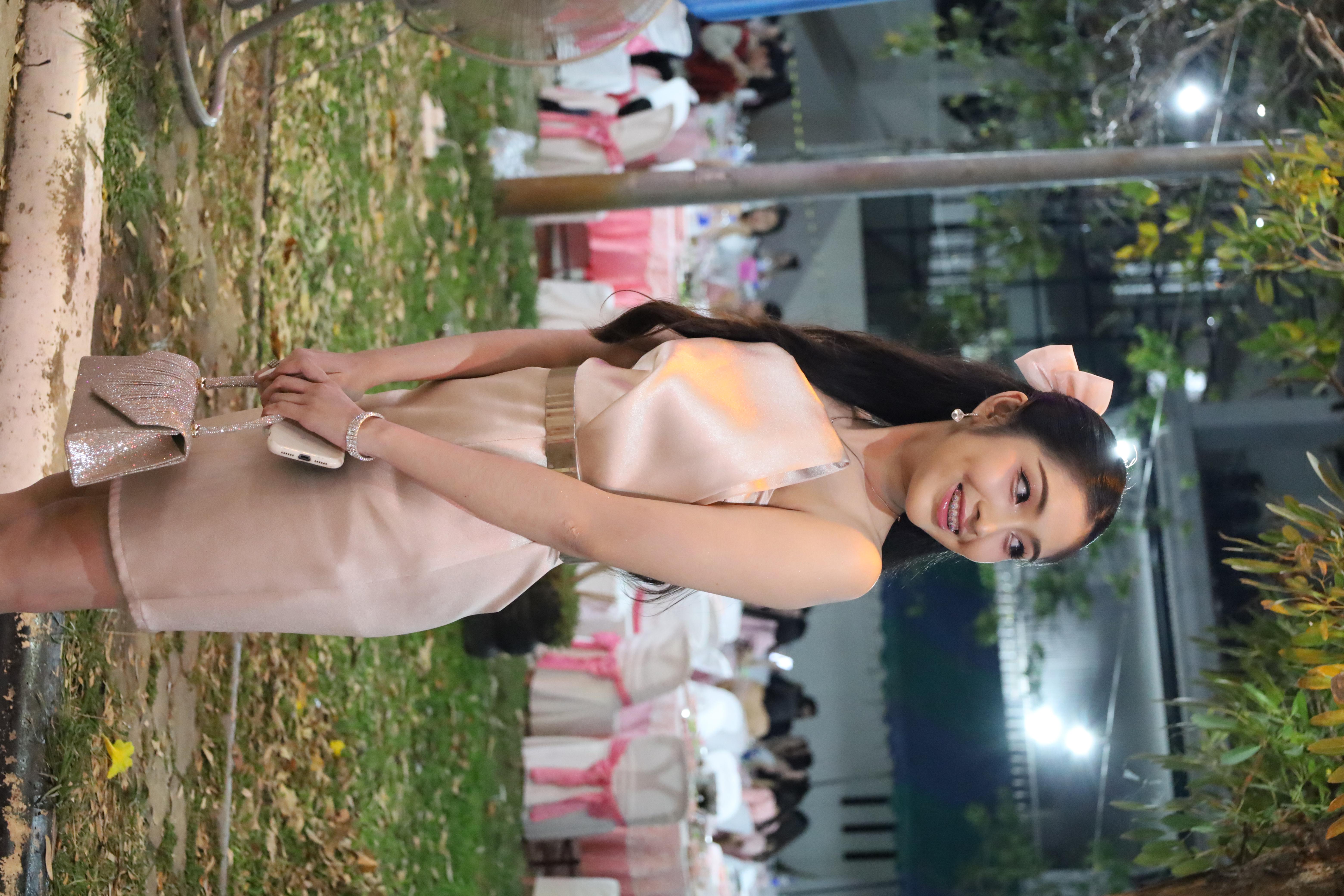 439. งานราตรีสีฟ้า
