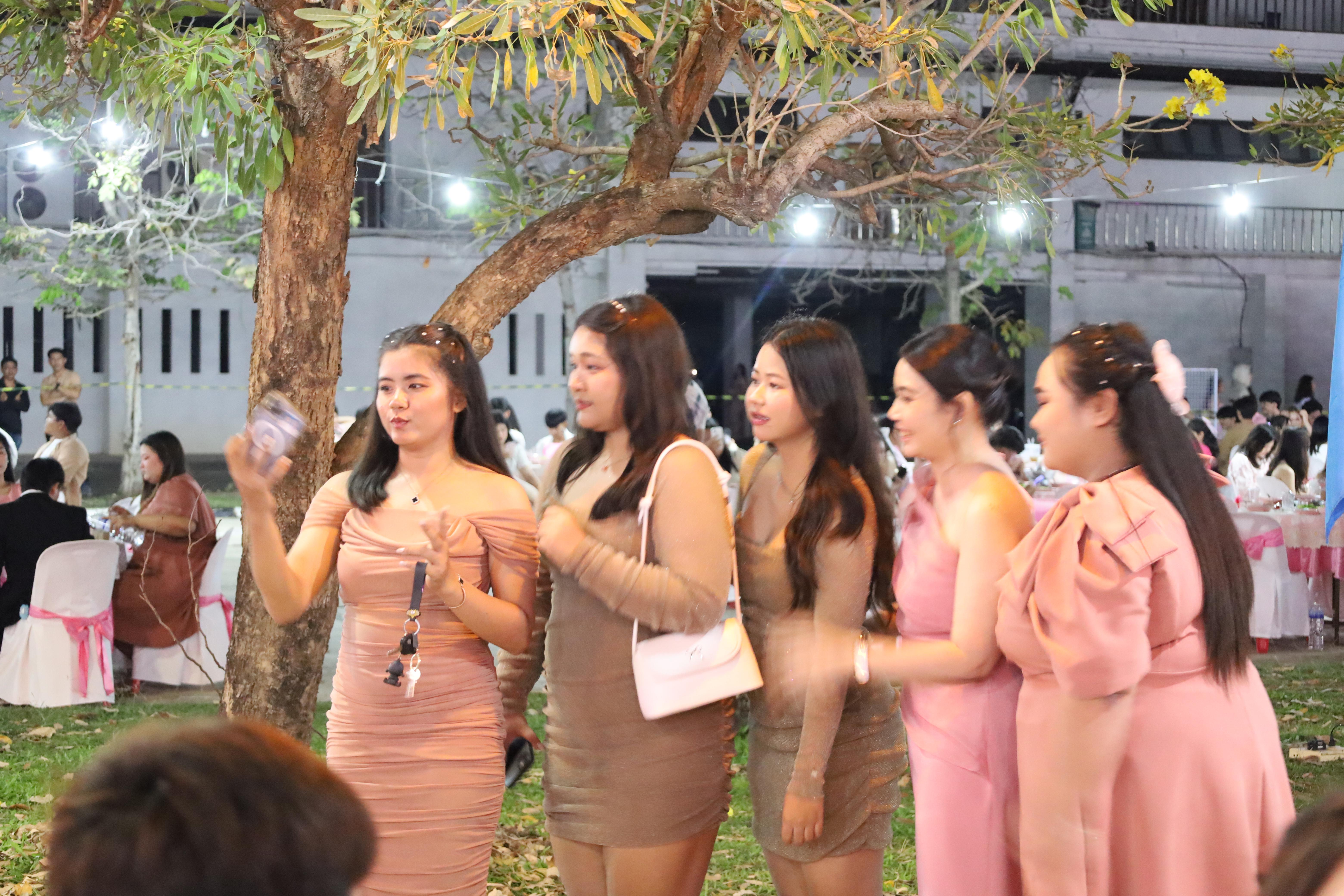 442. งานราตรีสีฟ้า