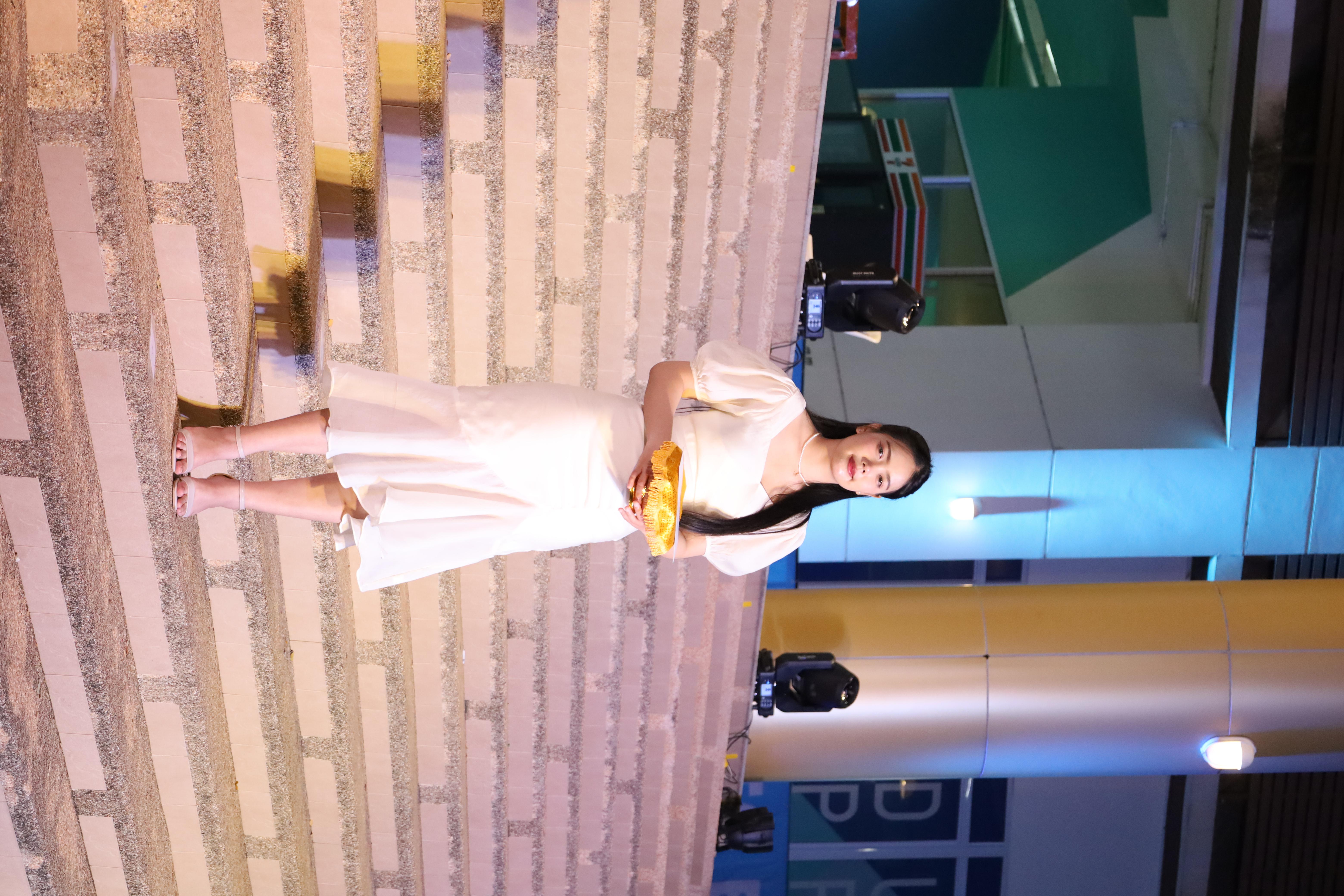 471. งานราตรีสีฟ้า