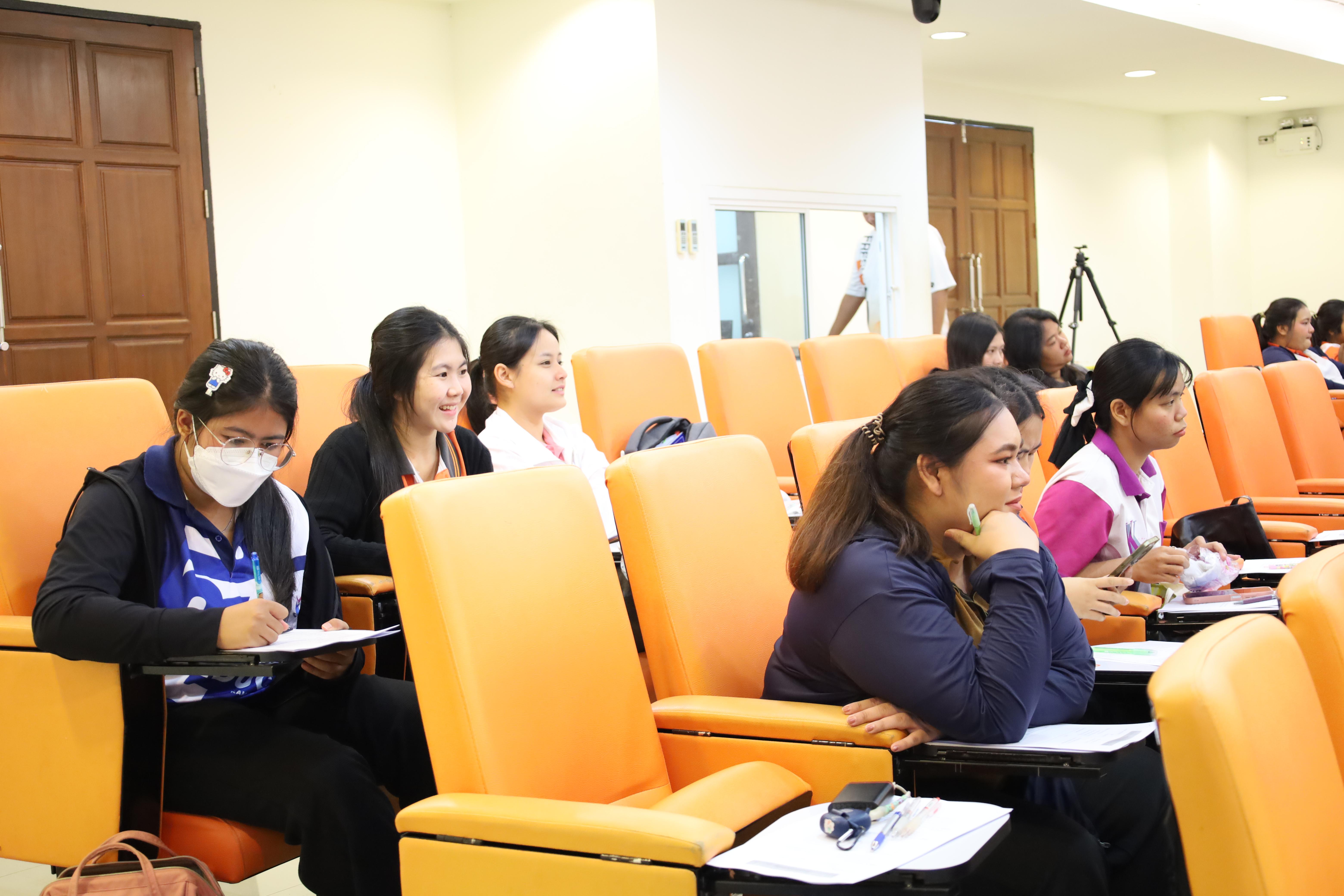5. โครงการยกระดับสมรรถนะตามมาตรฐานบัณฑิตและดูแลบัณฑิตครูของโปรแกรมวิชาภาษาไทย