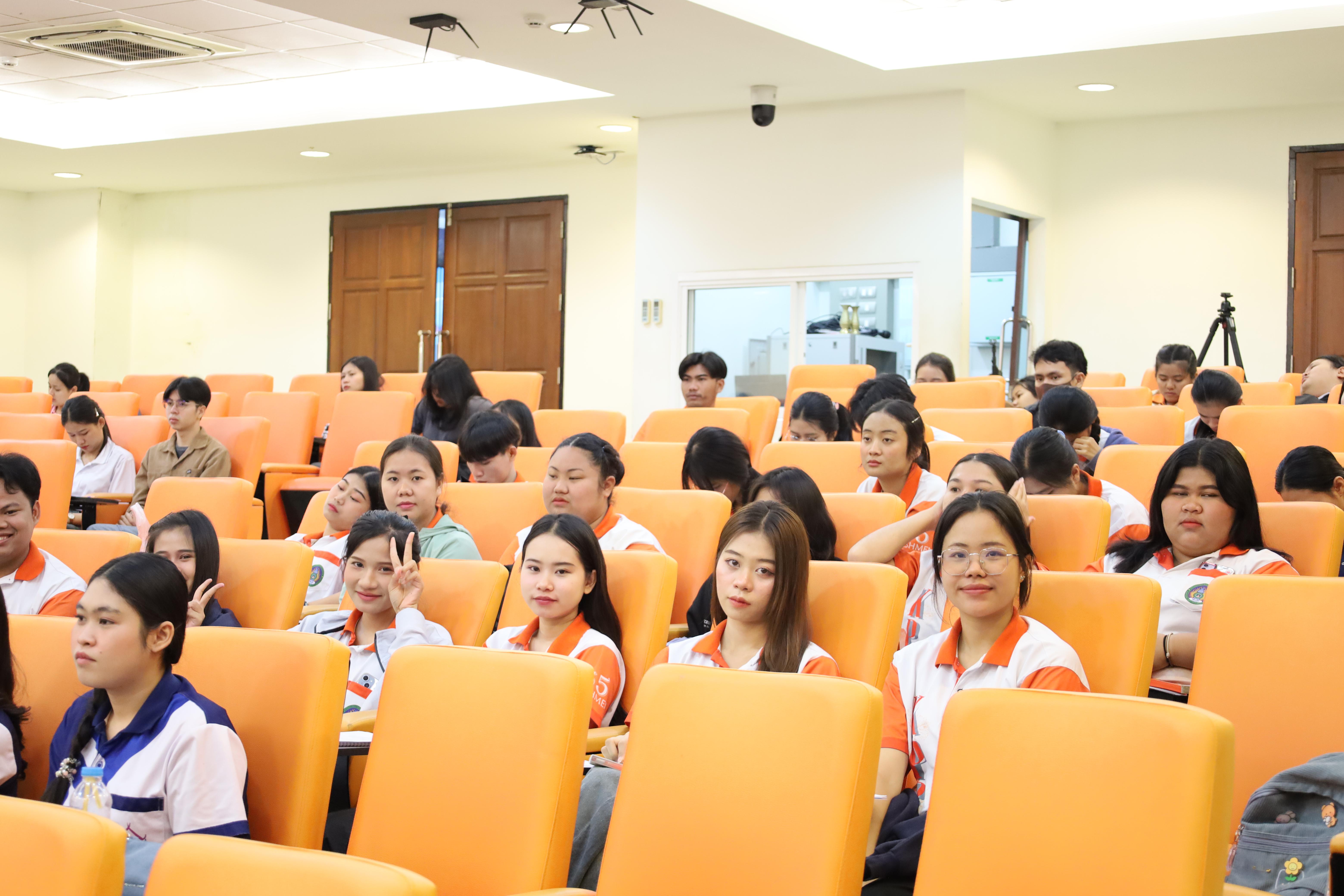 9. โครงการยกระดับสมรรถนะตามมาตรฐานบัณฑิตและดูแลบัณฑิตครูของโปรแกรมวิชาภาษาไทย