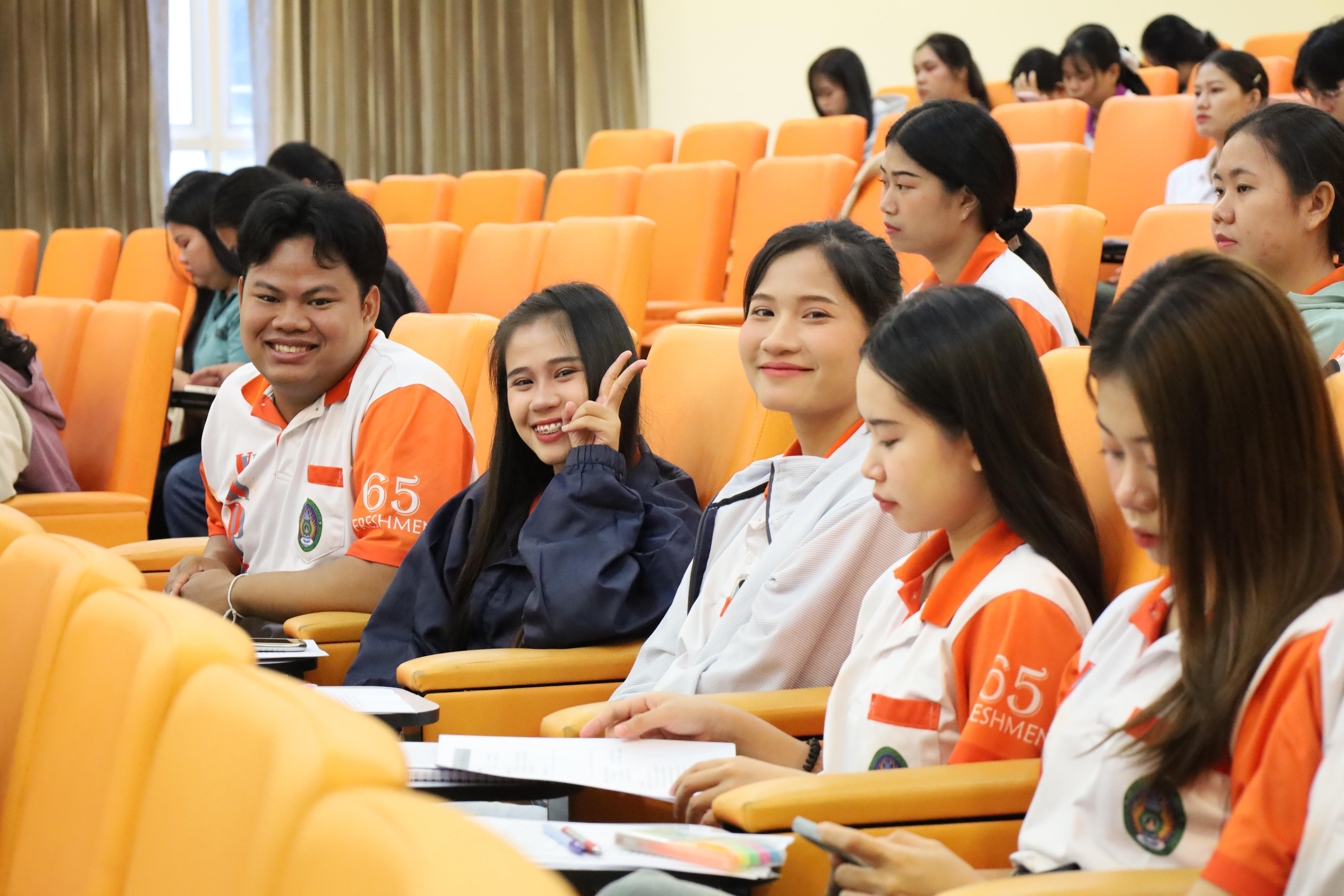 12. โครงการยกระดับสมรรถนะตามมาตรฐานบัณฑิตและดูแลบัณฑิตครูของโปรแกรมวิชาภาษาไทย