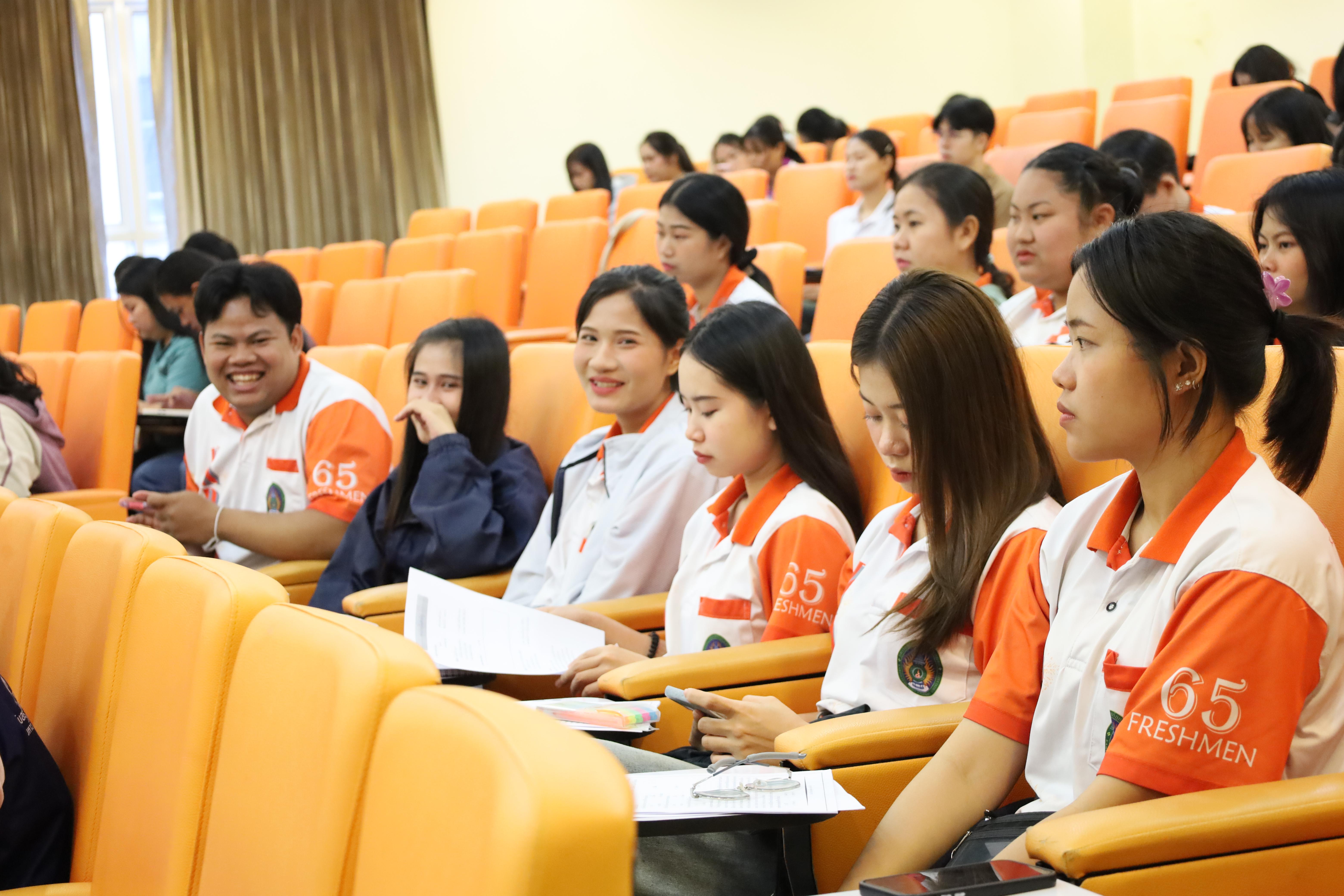 13. โครงการยกระดับสมรรถนะตามมาตรฐานบัณฑิตและดูแลบัณฑิตครูของโปรแกรมวิชาภาษาไทย