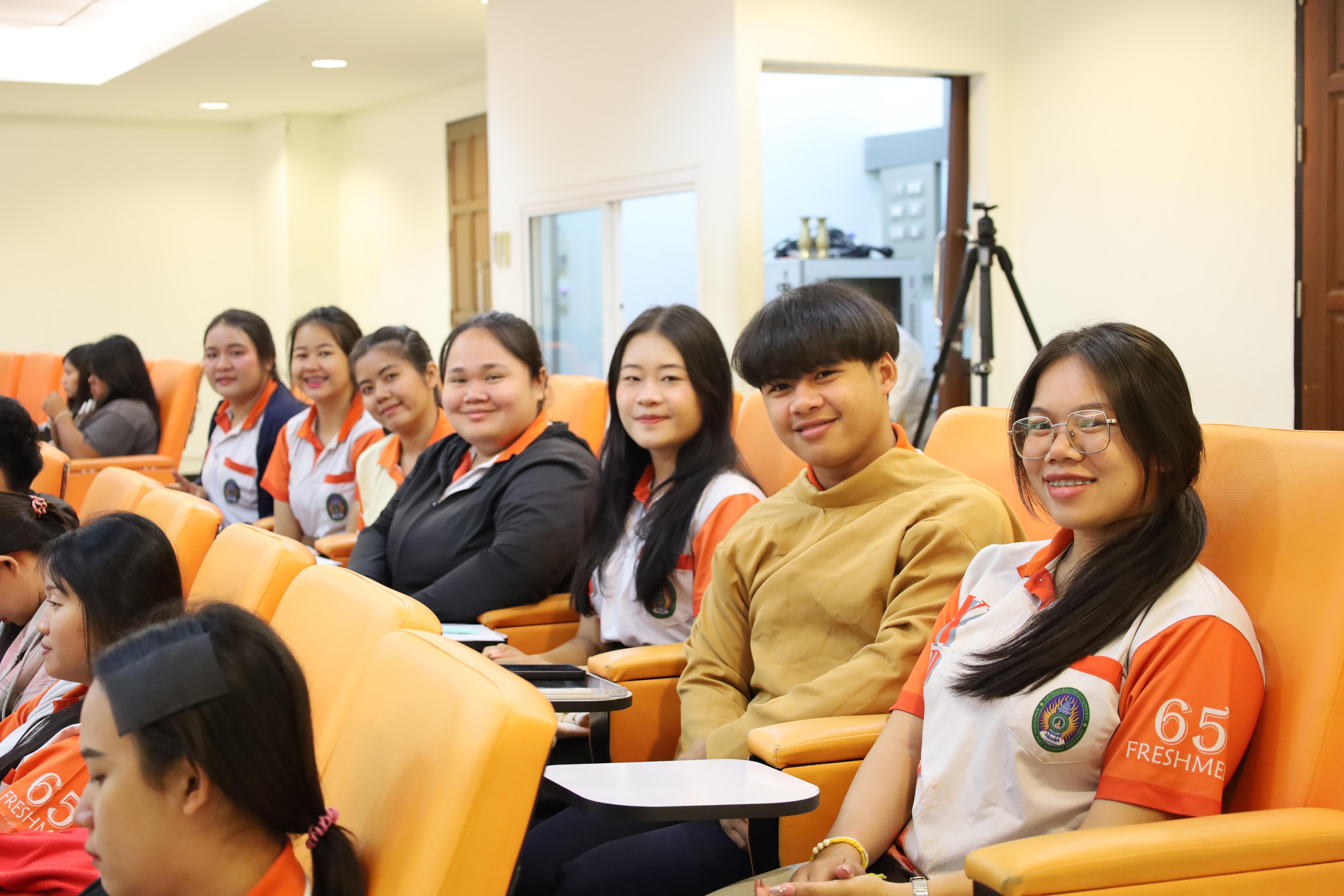 21. โครงการยกระดับสมรรถนะตามมาตรฐานบัณฑิตและดูแลบัณฑิตครูของโปรแกรมวิชาภาษาไทย