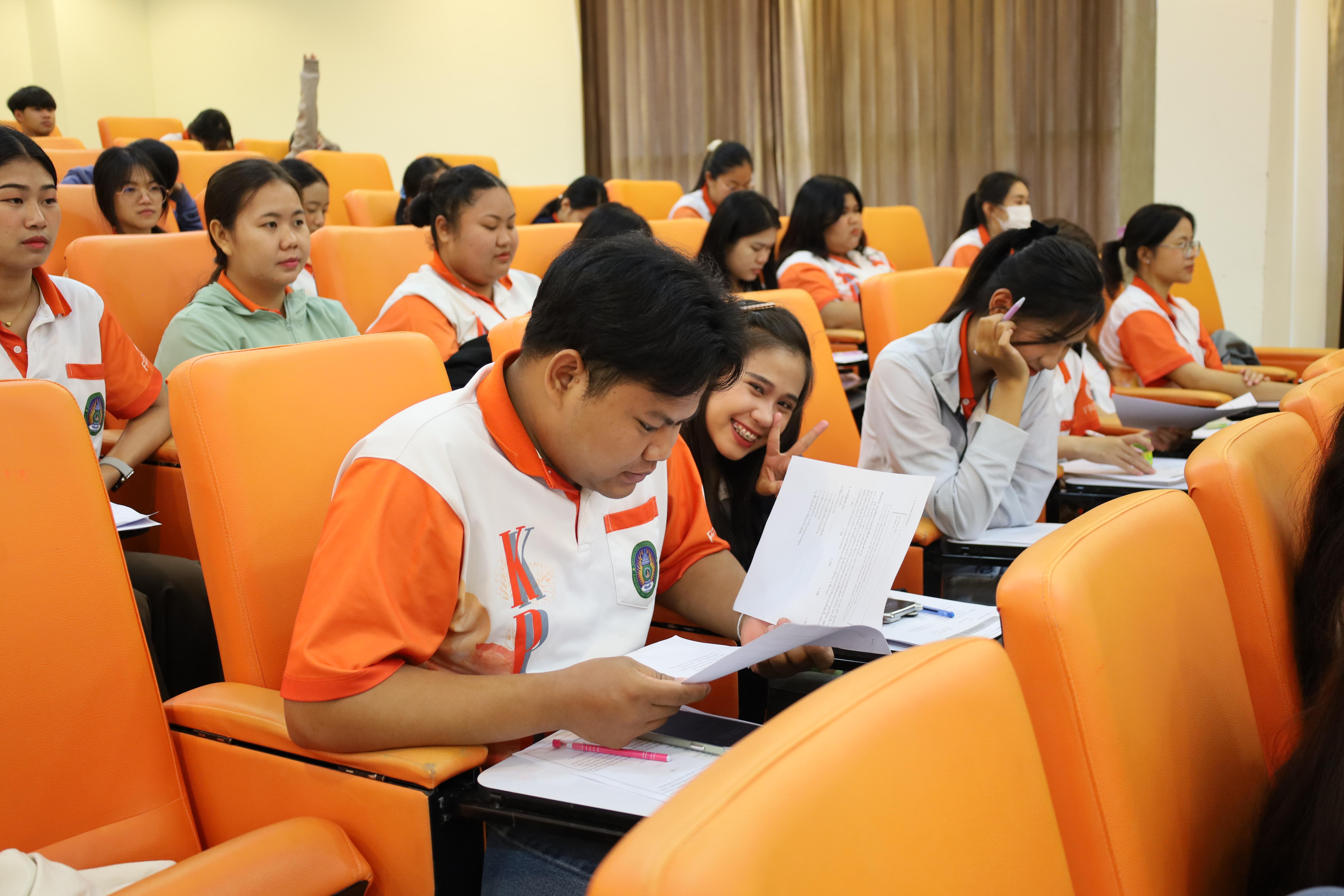 25. โครงการยกระดับสมรรถนะตามมาตรฐานบัณฑิตและดูแลบัณฑิตครูของโปรแกรมวิชาภาษาไทย