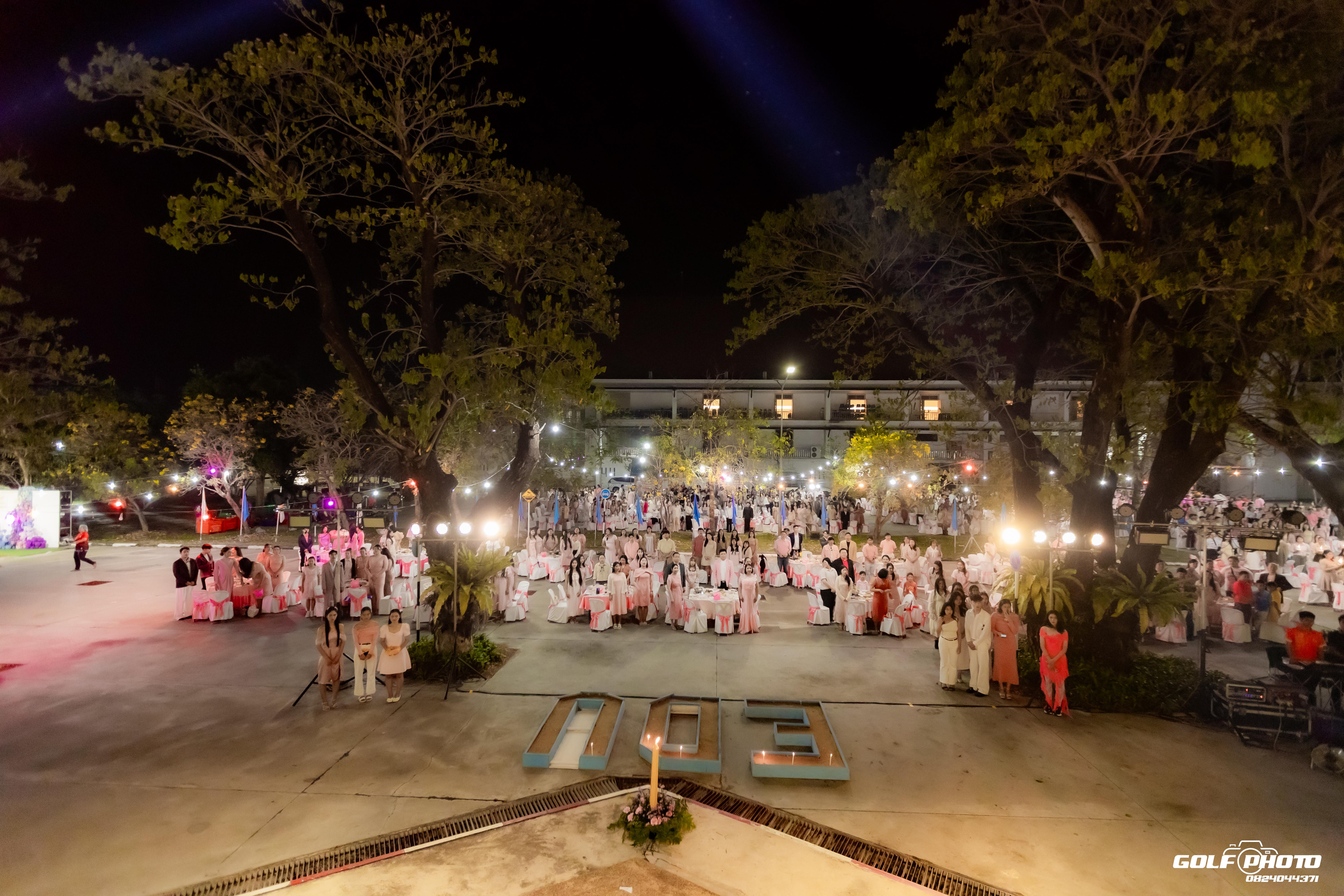 124. งานราตรีสีฟ้า