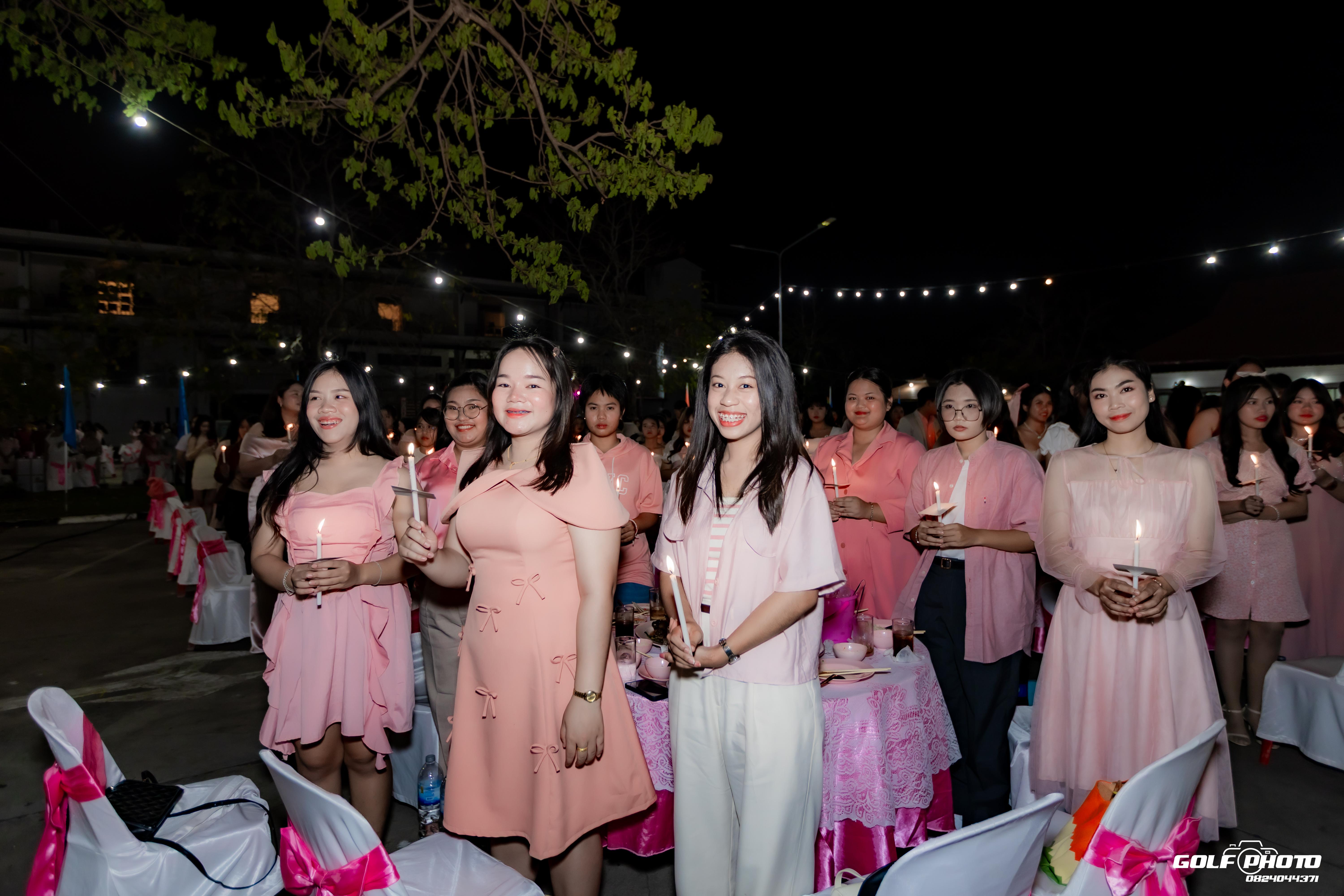 137. งานราตรีสีฟ้า