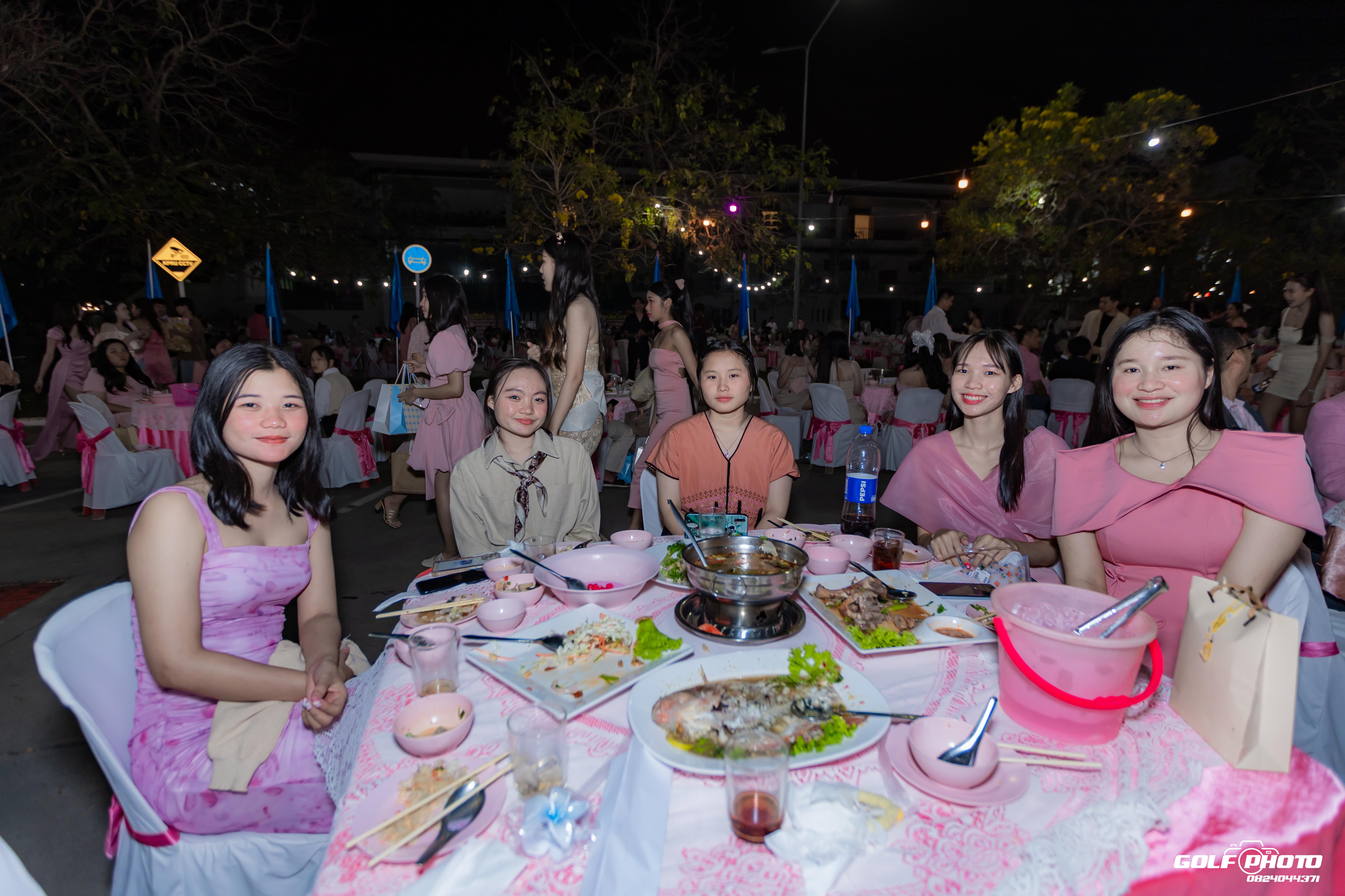 295. งานราตรีสีฟ้า