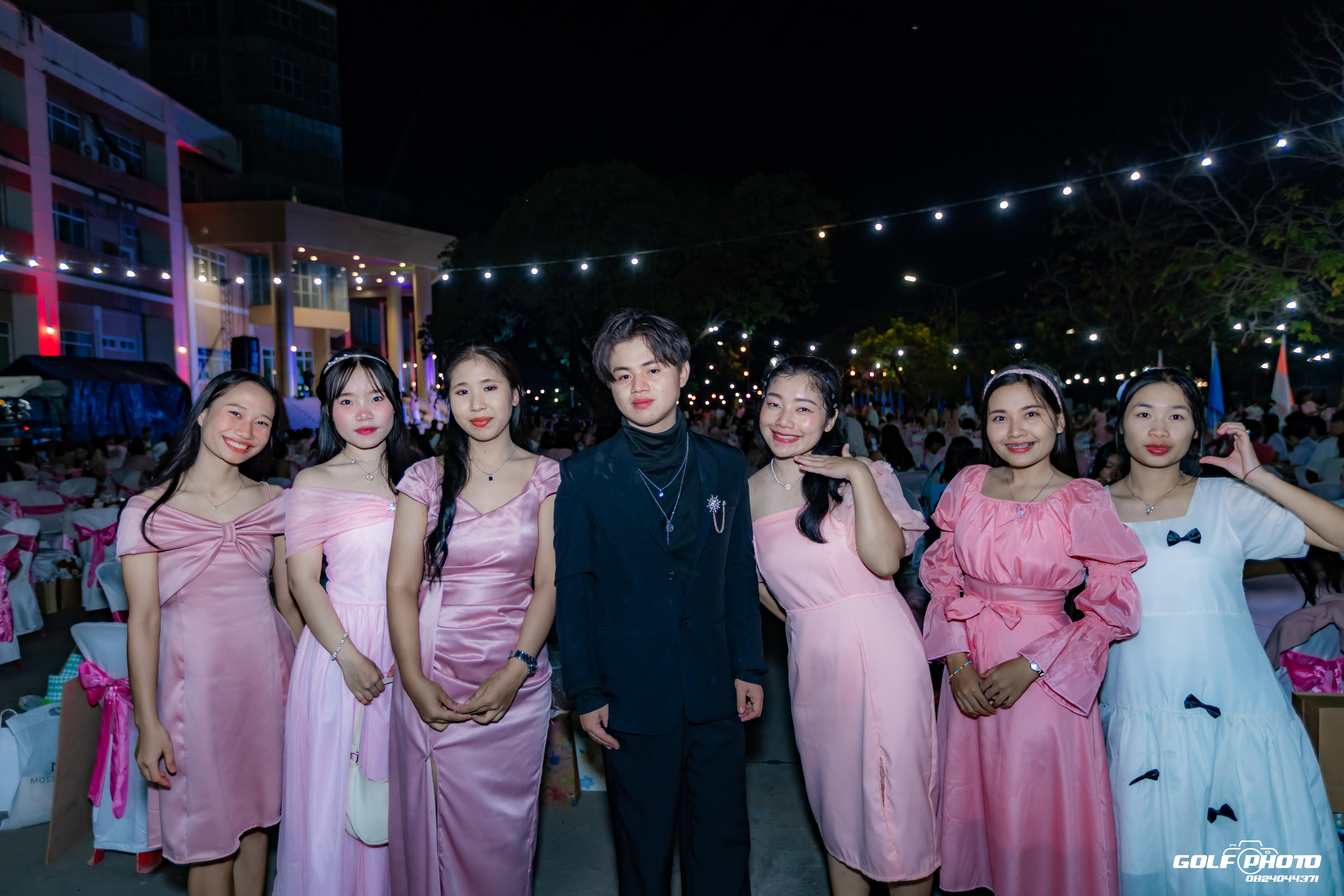 386. งานราตรีสีฟ้า