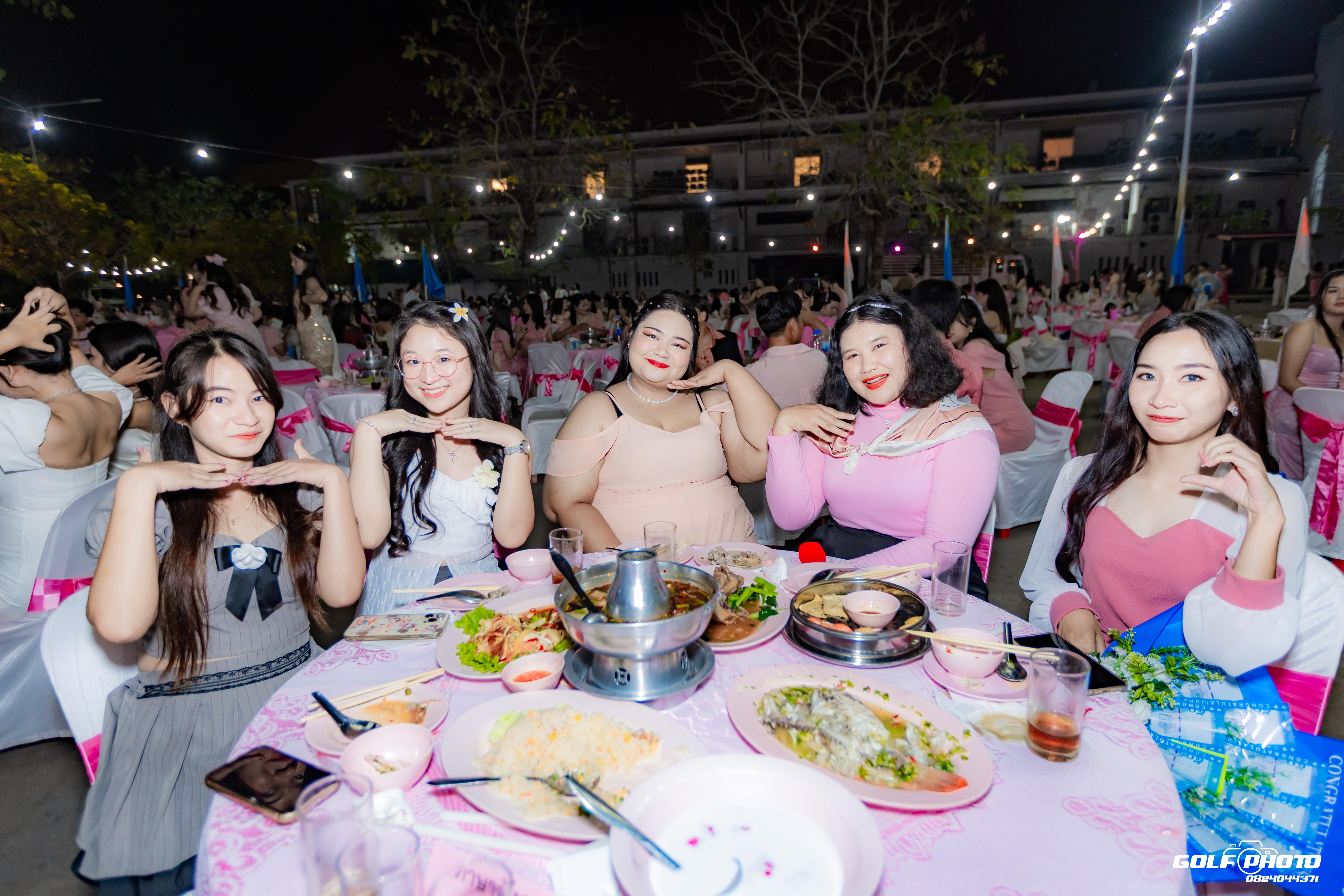 410. งานราตรีสีฟ้า