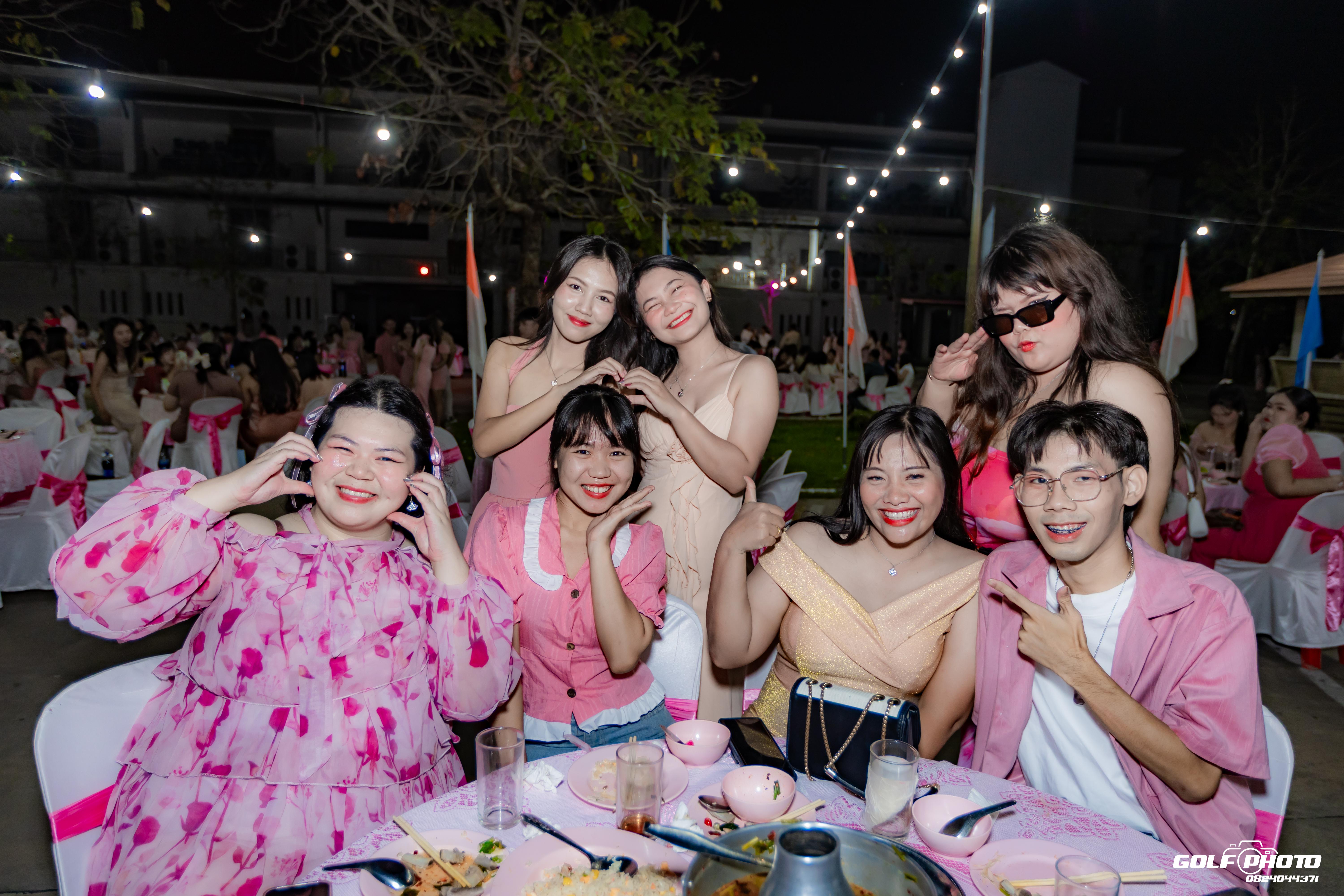 446. งานราตรีสีฟ้า