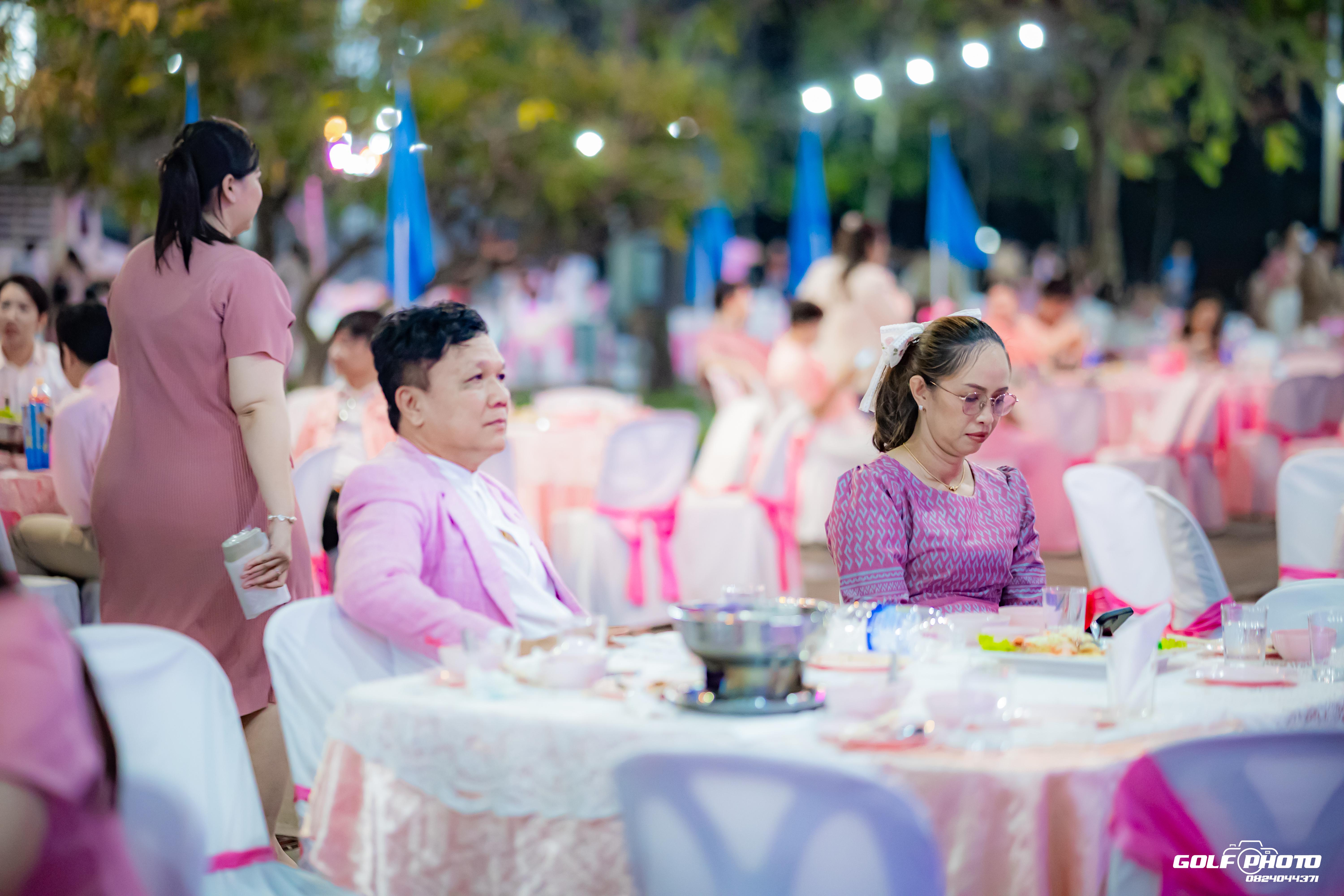 559. งานราตรีสีฟ้า