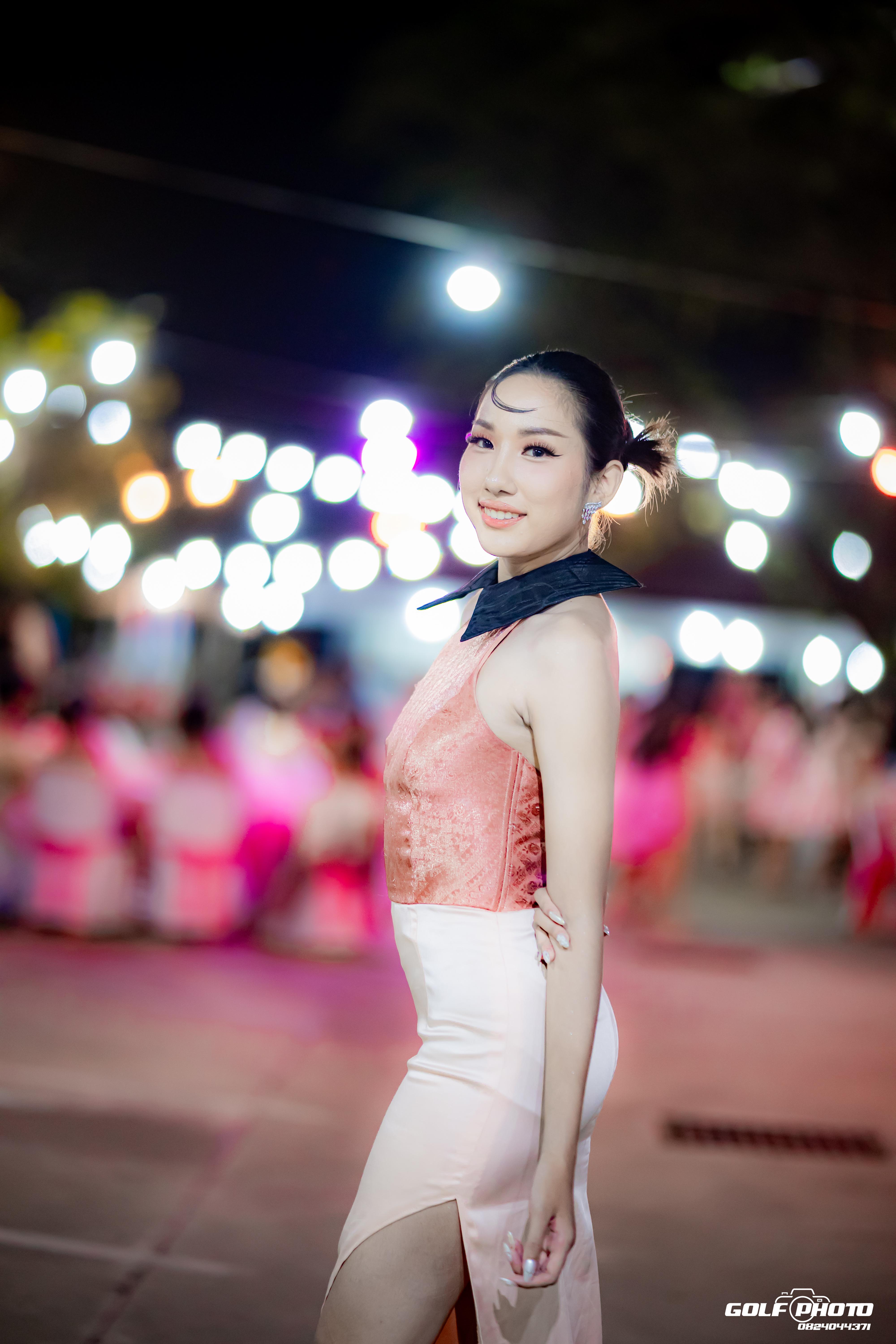 597. งานราตรีสีฟ้า