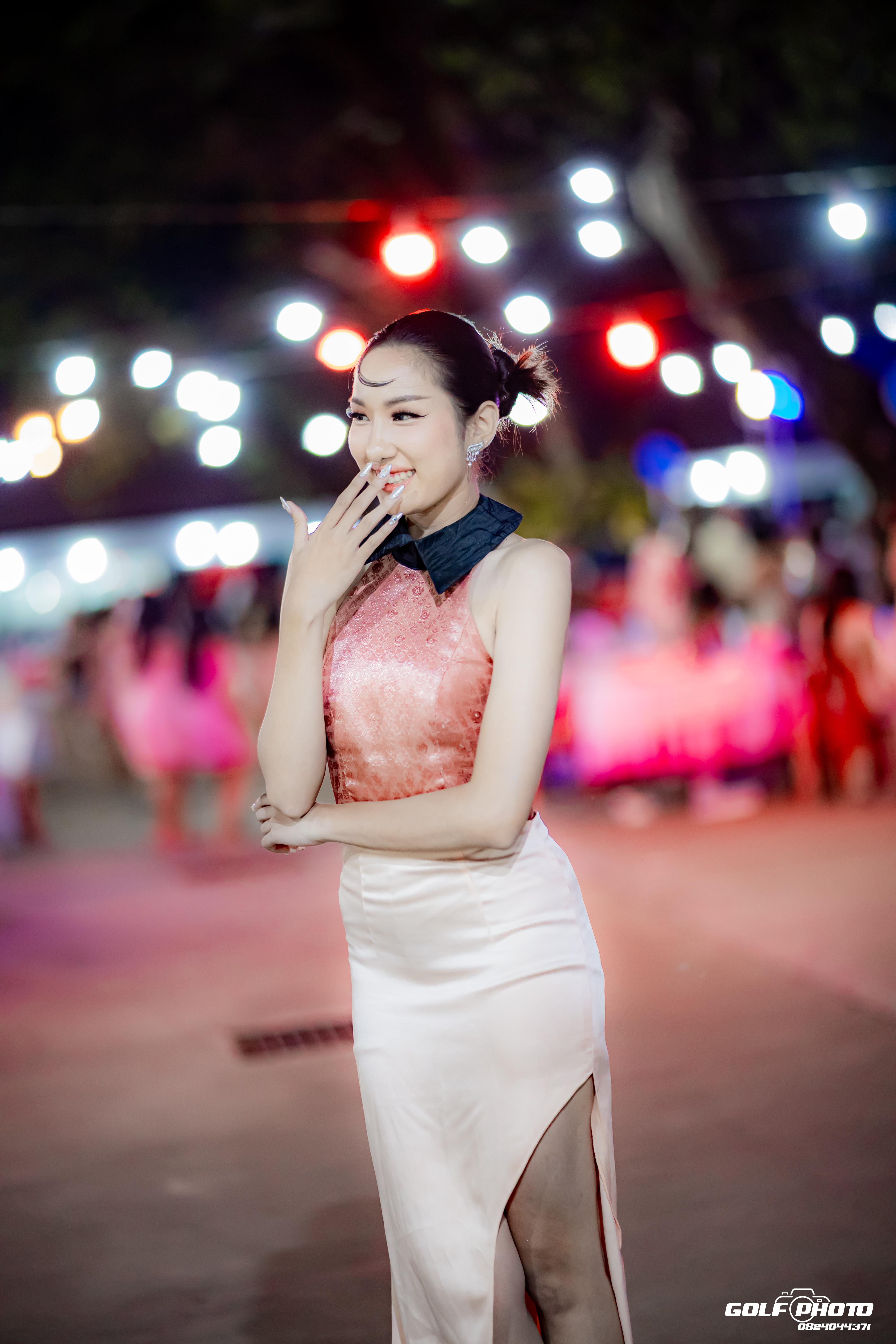 600. งานราตรีสีฟ้า