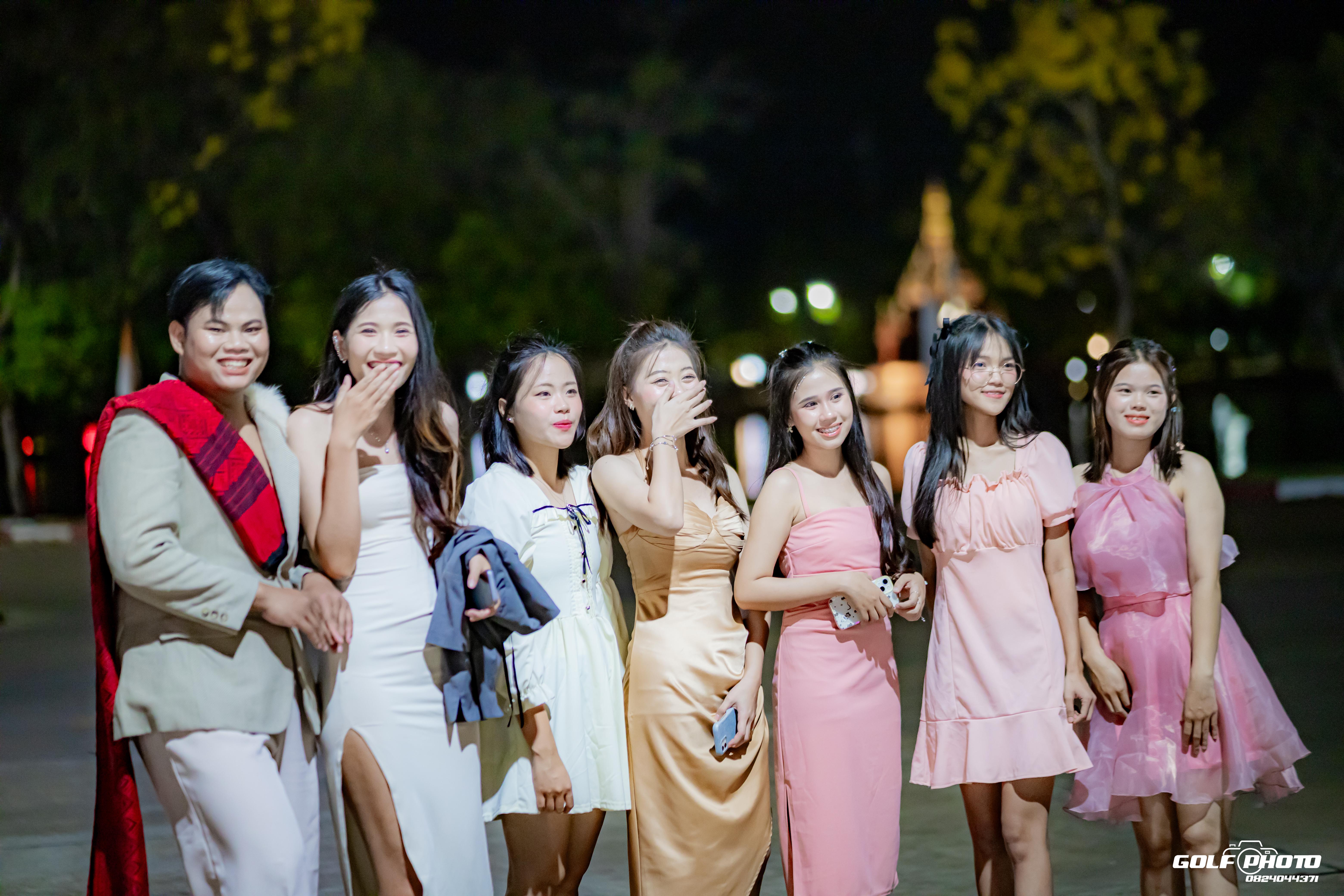 644. งานราตรีสีฟ้า