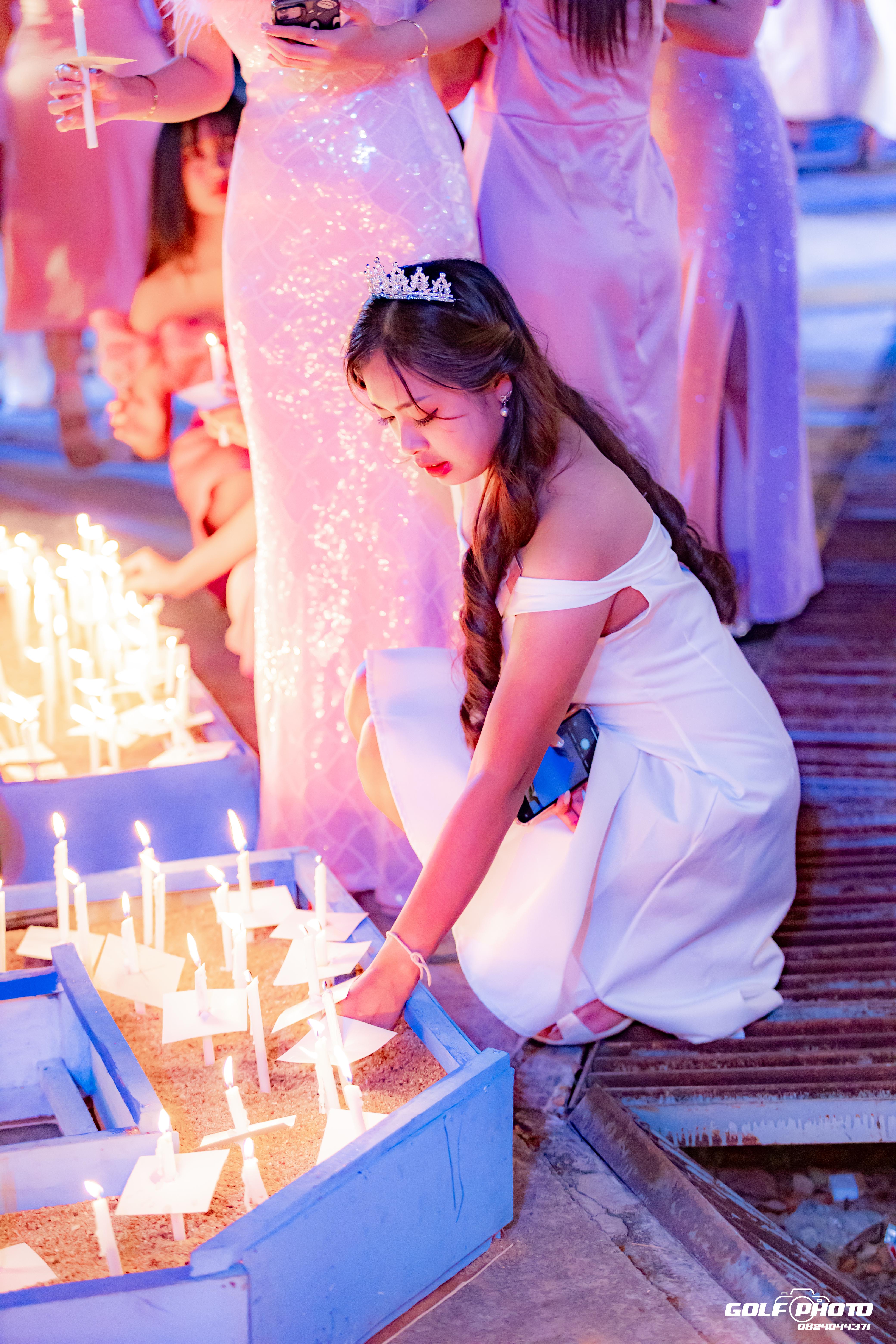 687. งานราตรีสีฟ้า