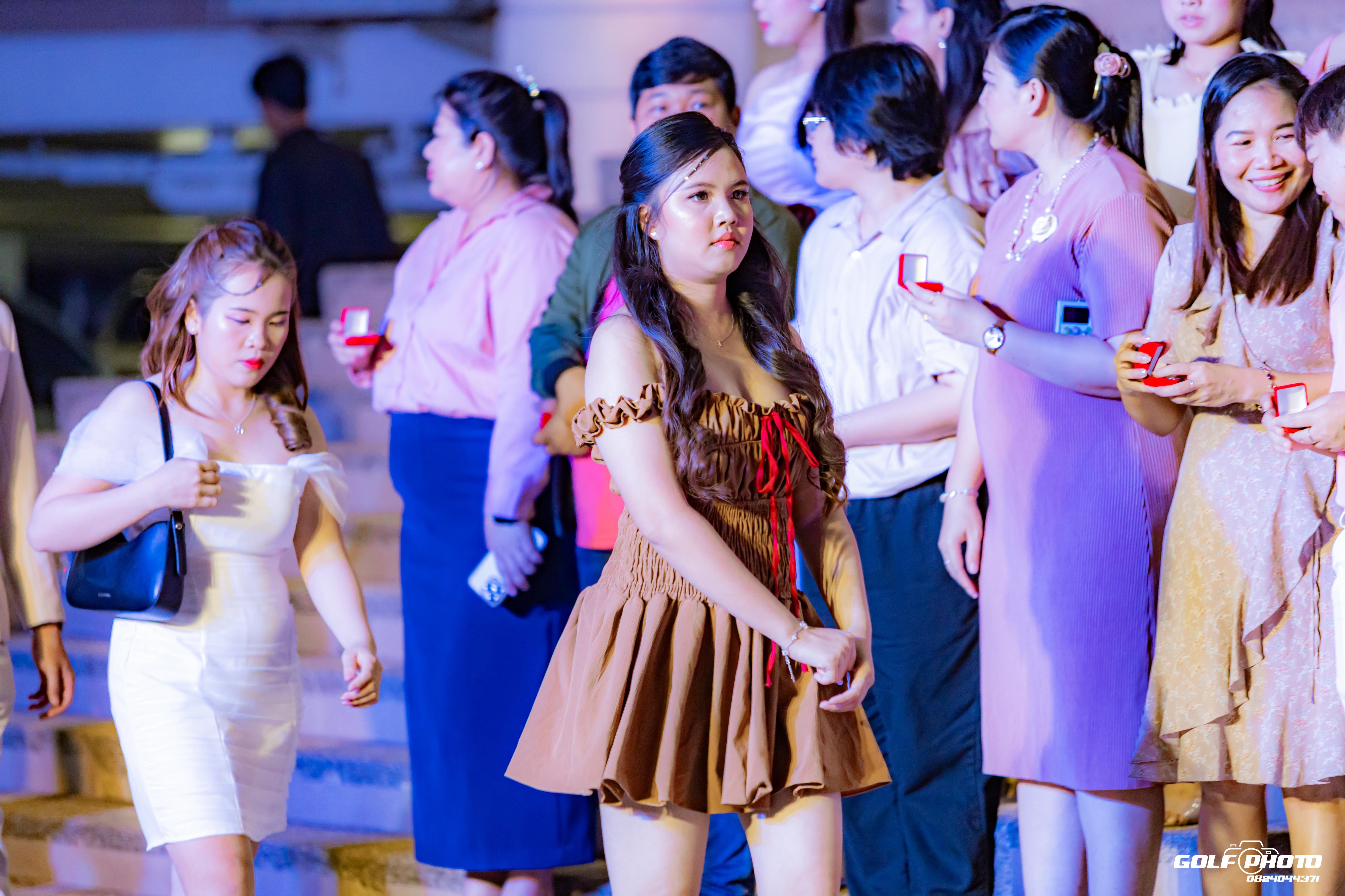 710. งานราตรีสีฟ้า