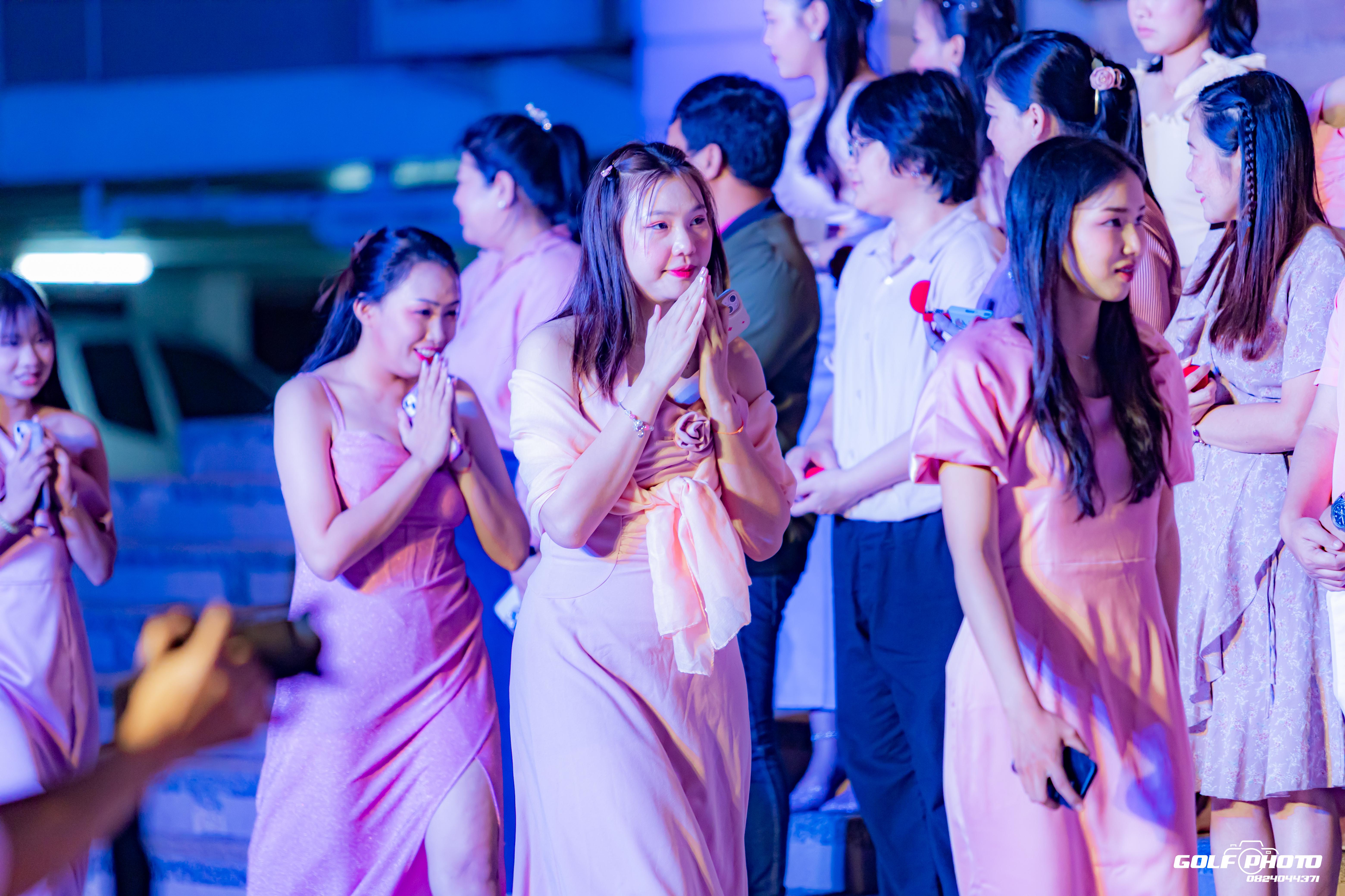 728. งานราตรีสีฟ้า