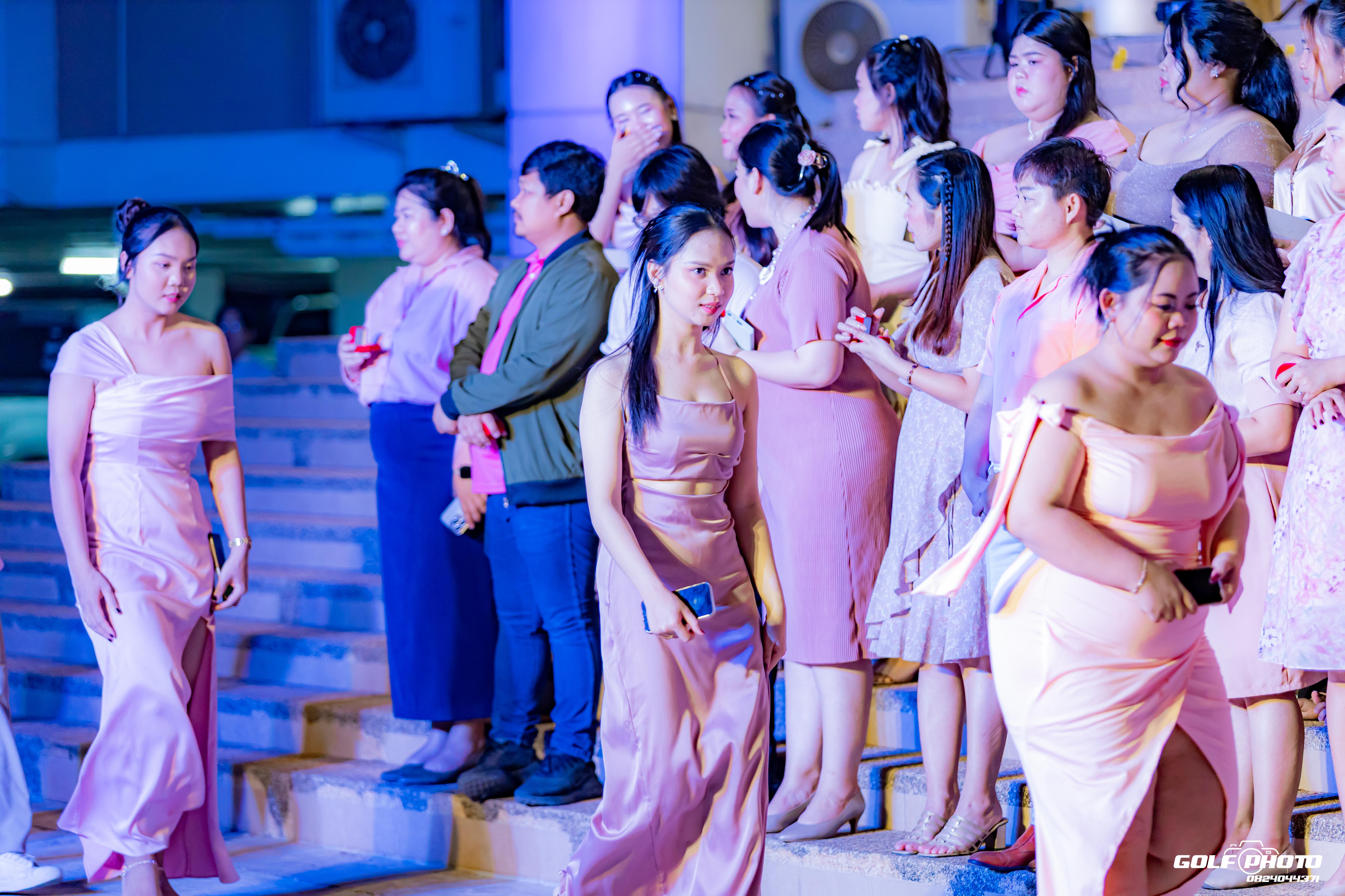 747. งานราตรีสีฟ้า