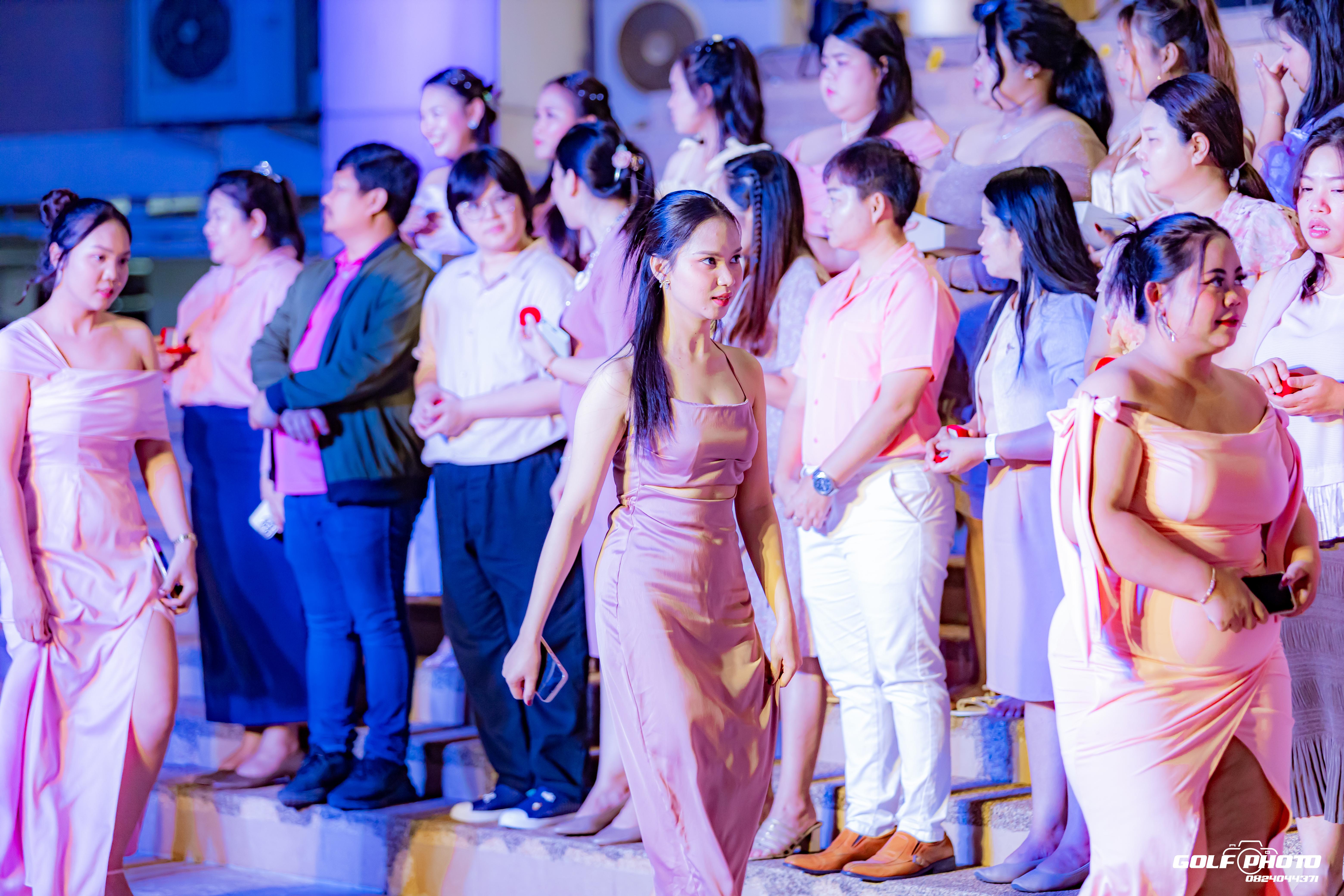 748. งานราตรีสีฟ้า