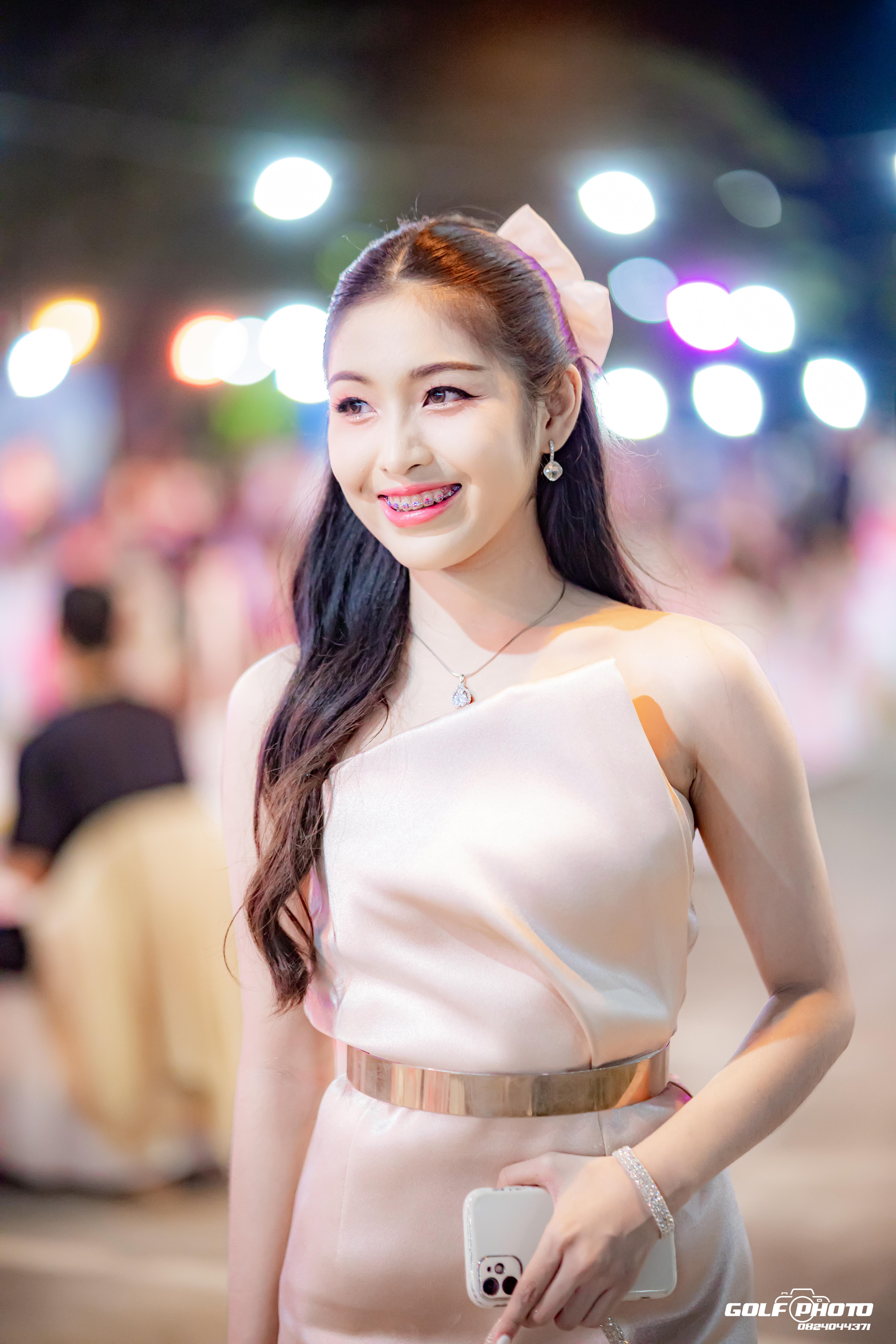 806. งานราตรีสีฟ้า