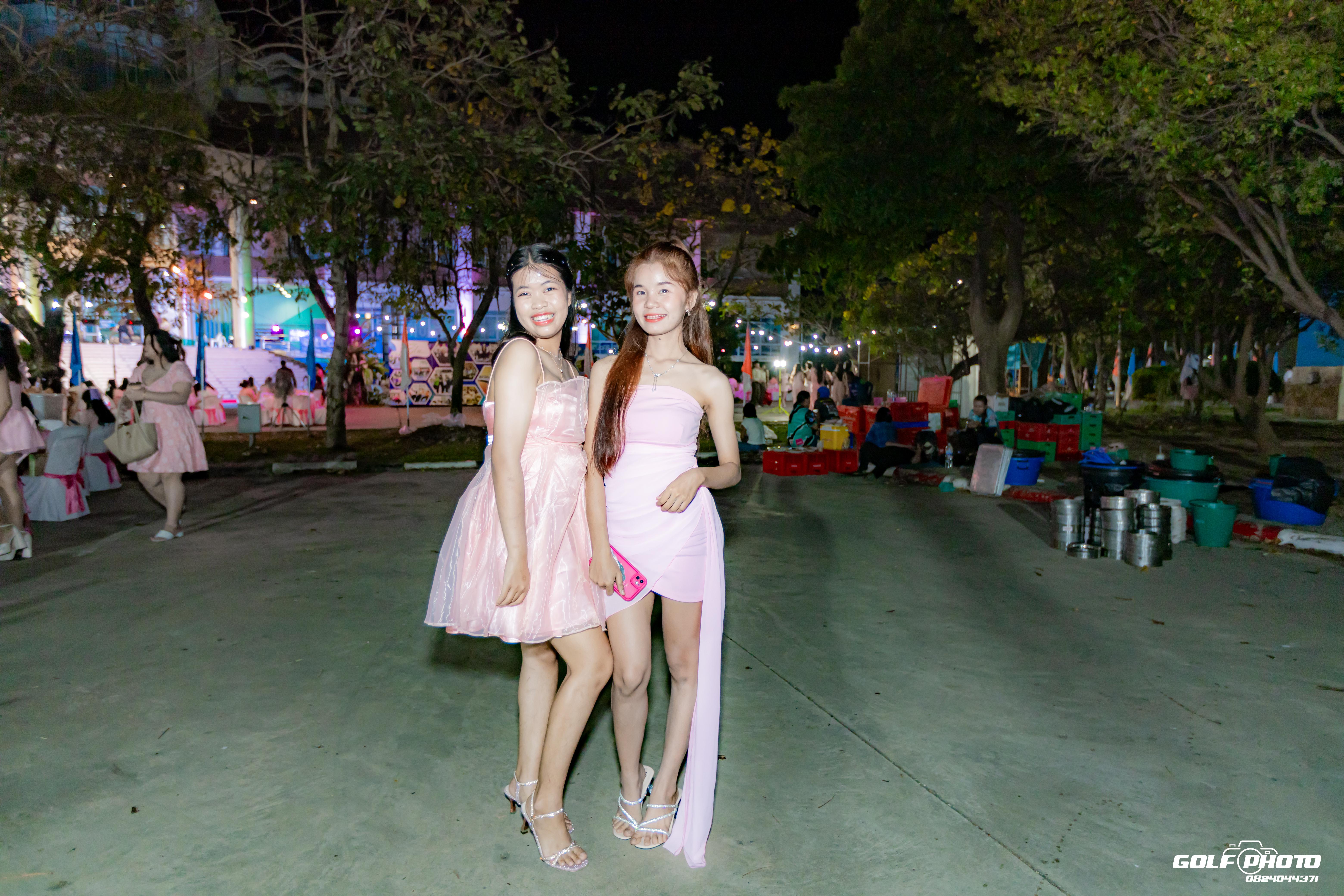 828. งานราตรีสีฟ้า