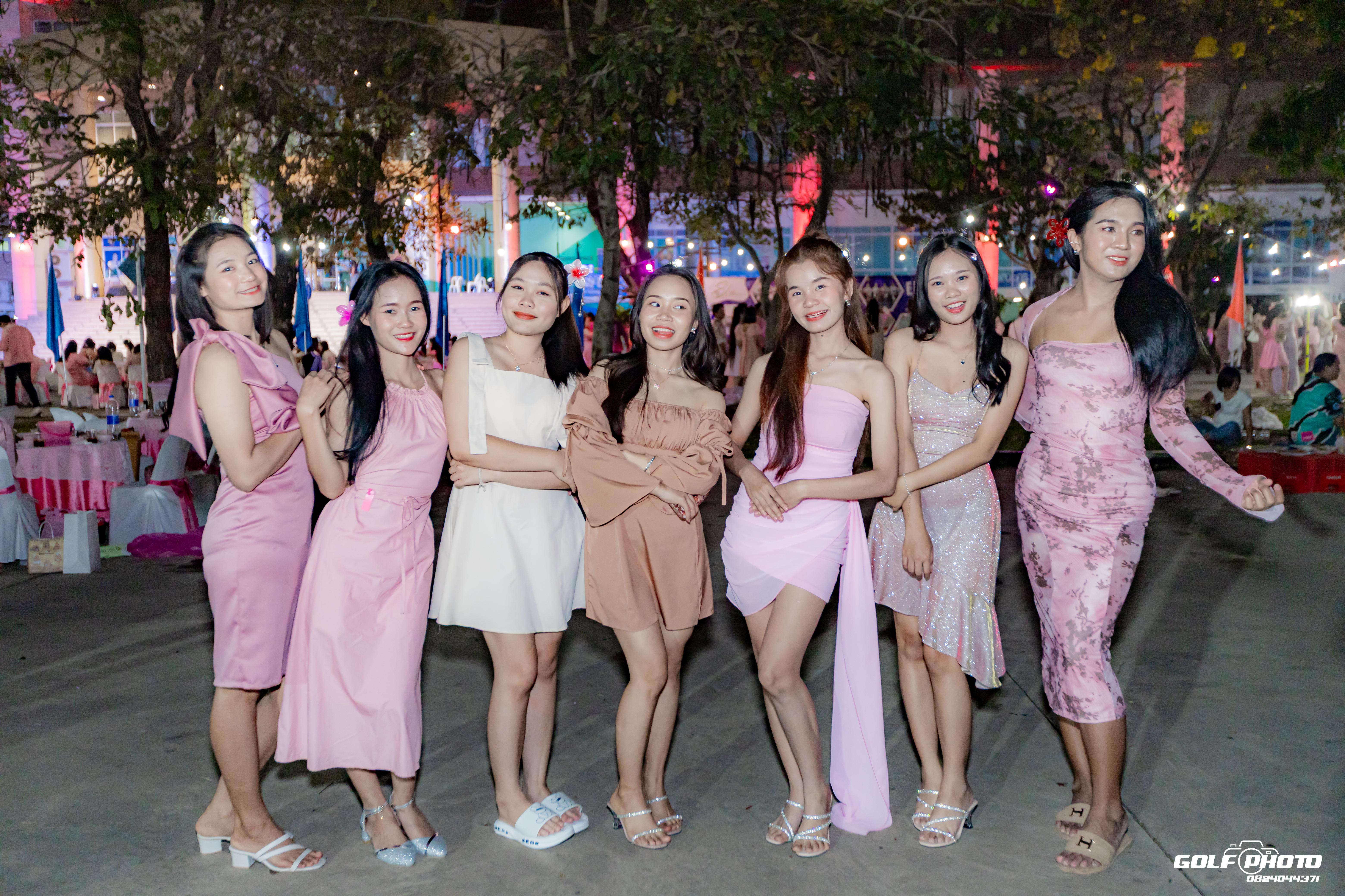 829. งานราตรีสีฟ้า