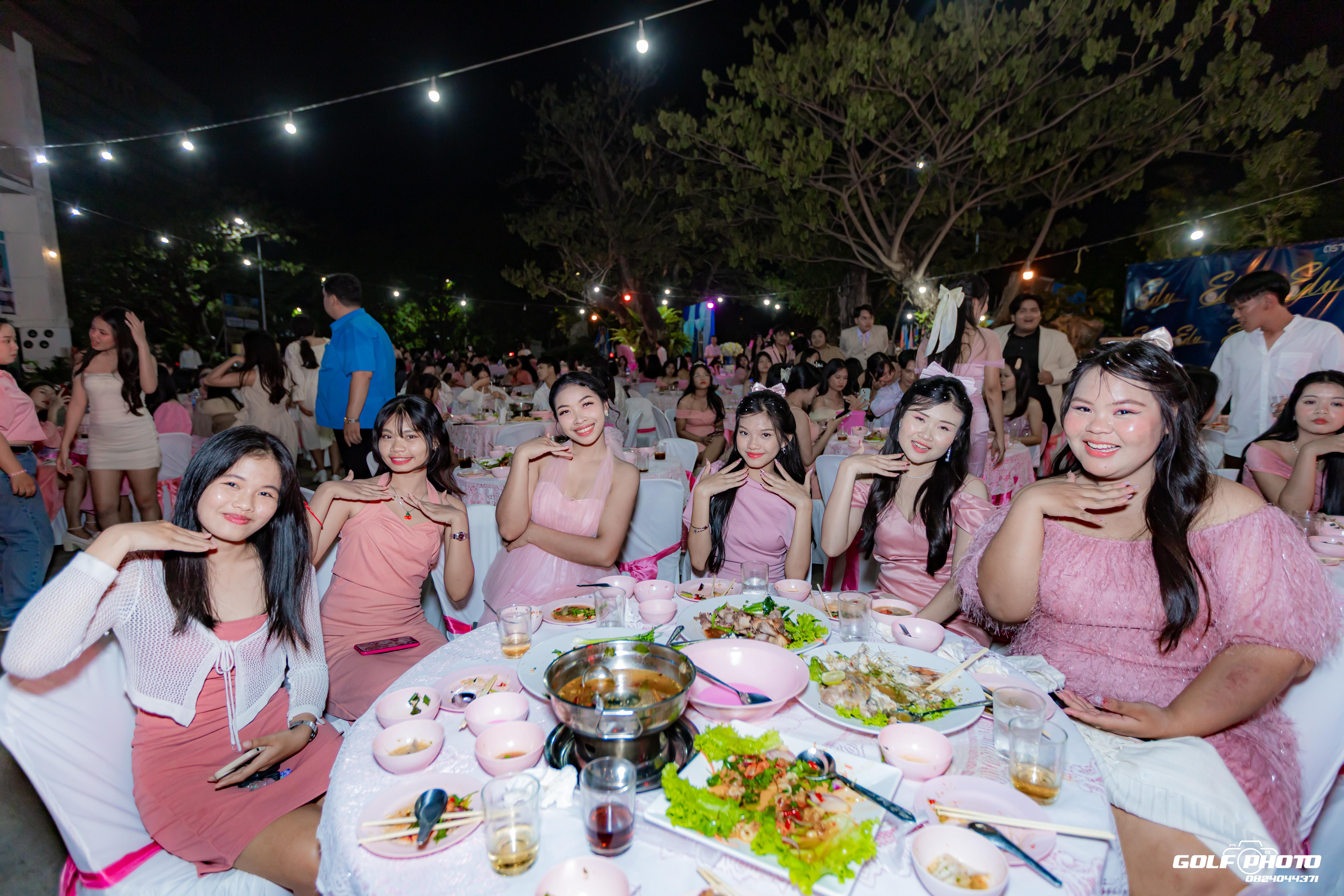 856. งานราตรีสีฟ้า