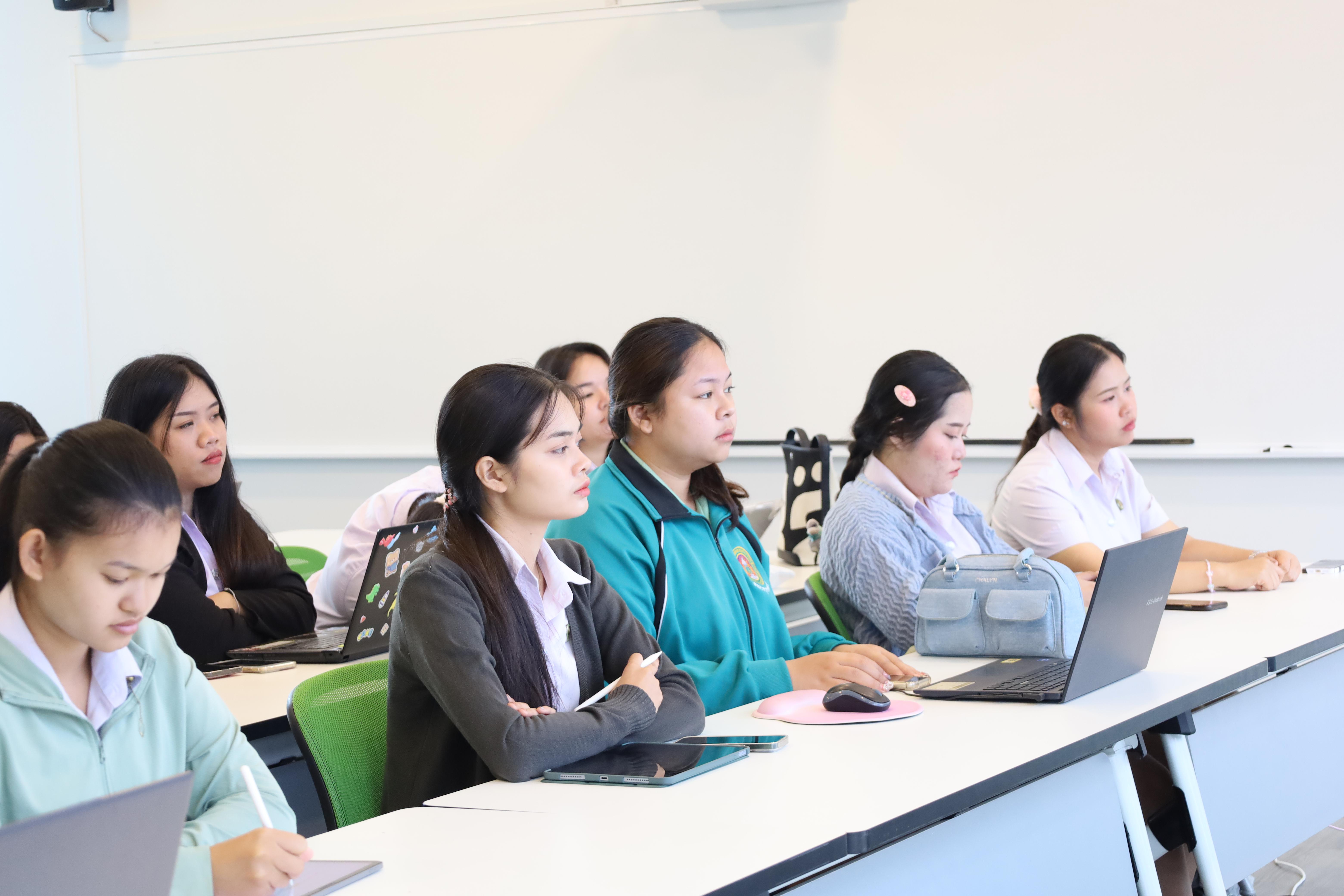 9. กิจกรรมเตรียมความพร้อมเพื่อการบรรจุเข้ารับราชการ นักศึกษาโปรแกรมวิชาการศึกษาปฐมวัย