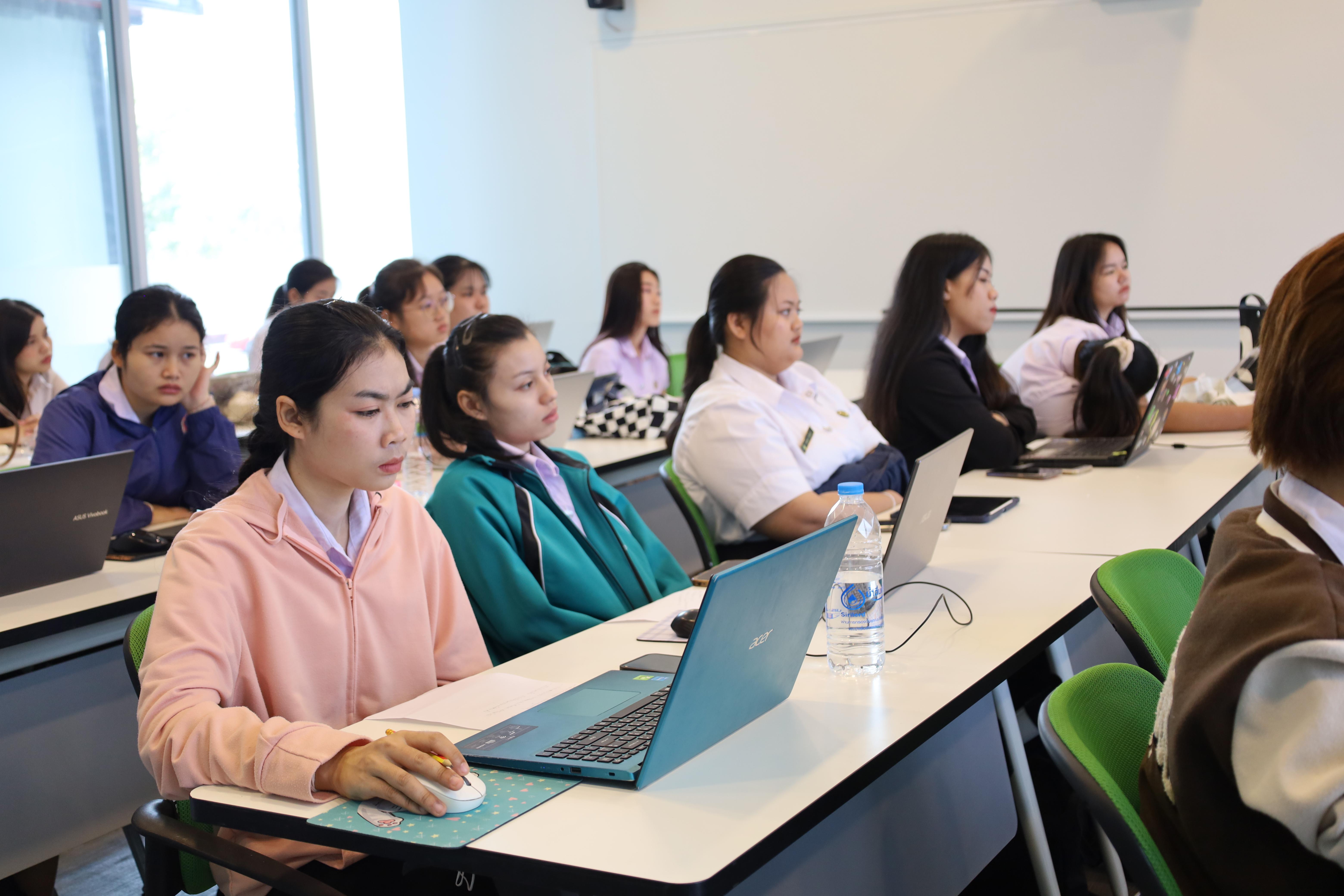 11. กิจกรรมเตรียมความพร้อมเพื่อการบรรจุเข้ารับราชการ นักศึกษาโปรแกรมวิชาการศึกษาปฐมวัย