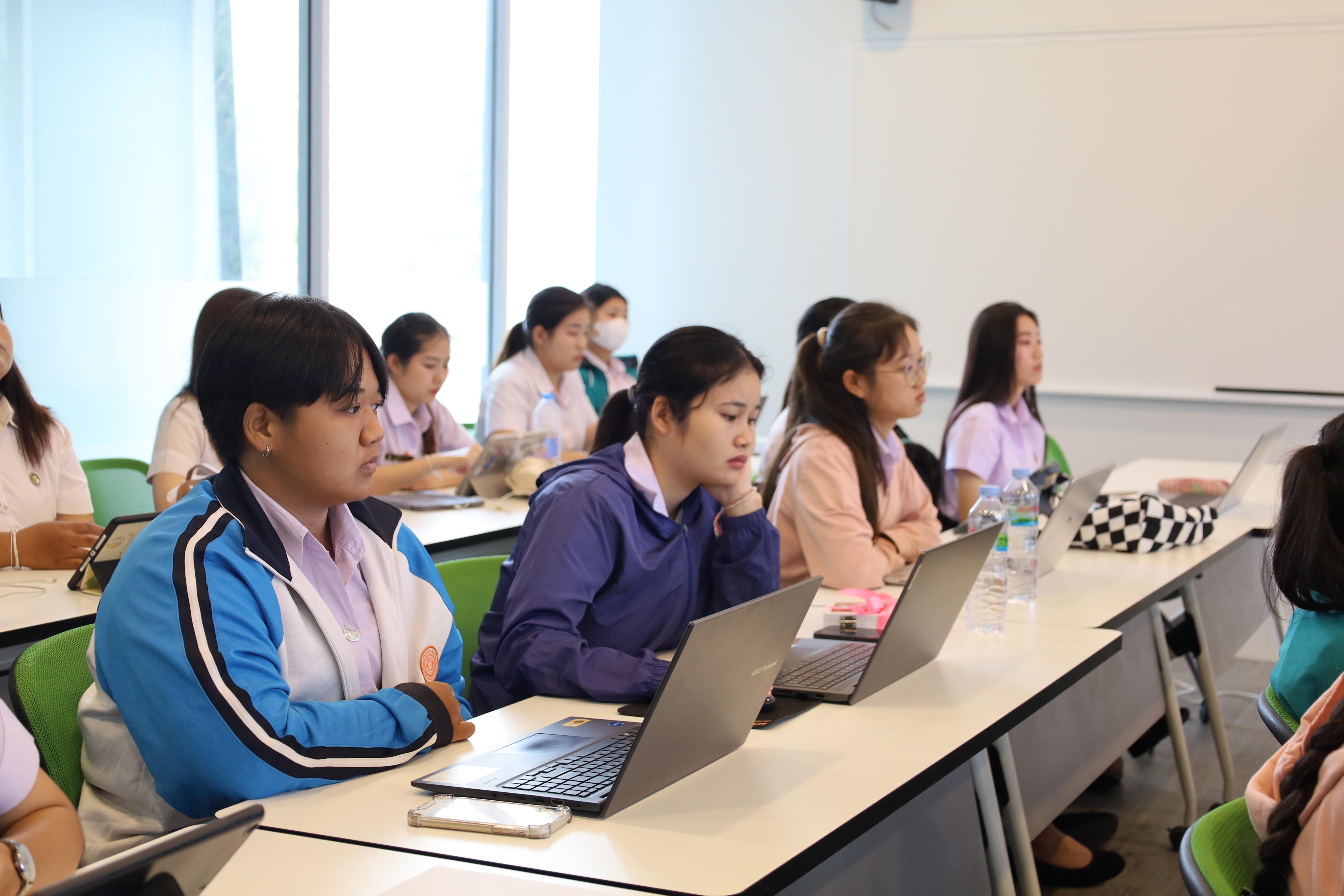 12. กิจกรรมเตรียมความพร้อมเพื่อการบรรจุเข้ารับราชการ นักศึกษาโปรแกรมวิชาการศึกษาปฐมวัย