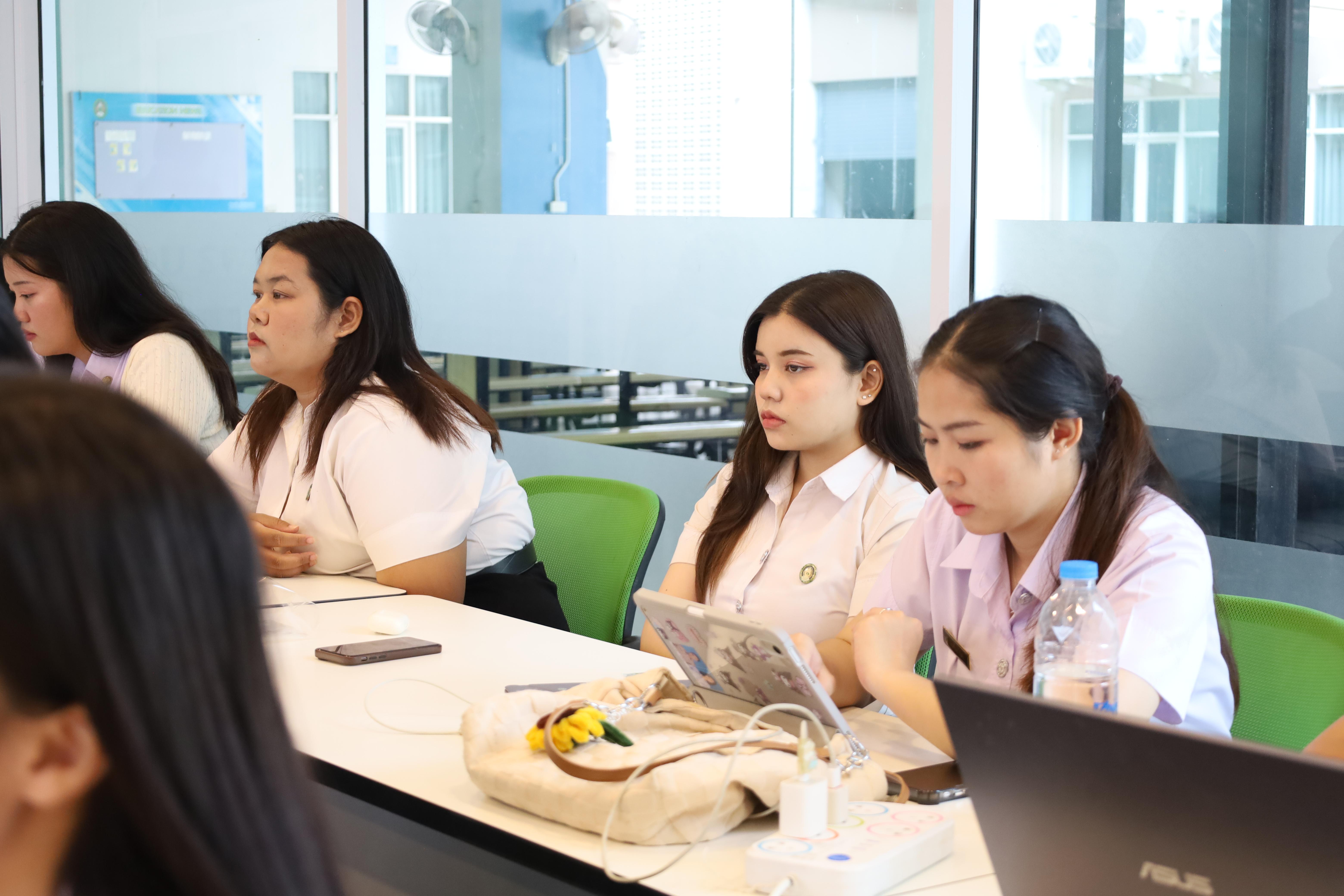 24. กิจกรรมเตรียมความพร้อมเพื่อการบรรจุเข้ารับราชการ นักศึกษาโปรแกรมวิชาการศึกษาปฐมวัย