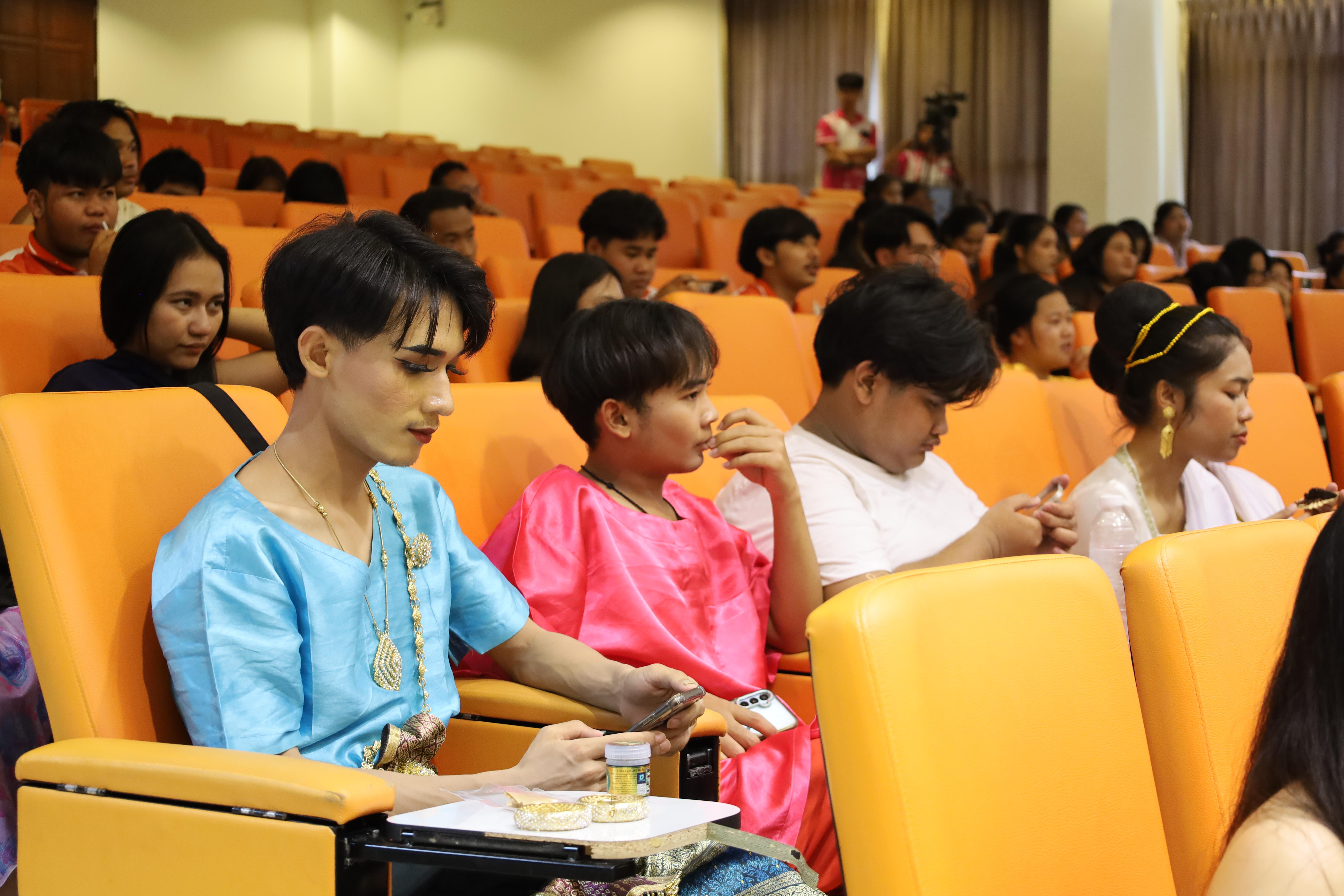43. ละครชาดกอดีตชาติขององค์สมเด็จพระสัมมาสัมพุทธเจ้า ของนักศึกษาโปรแกรมวิชาสังคมศึกษา