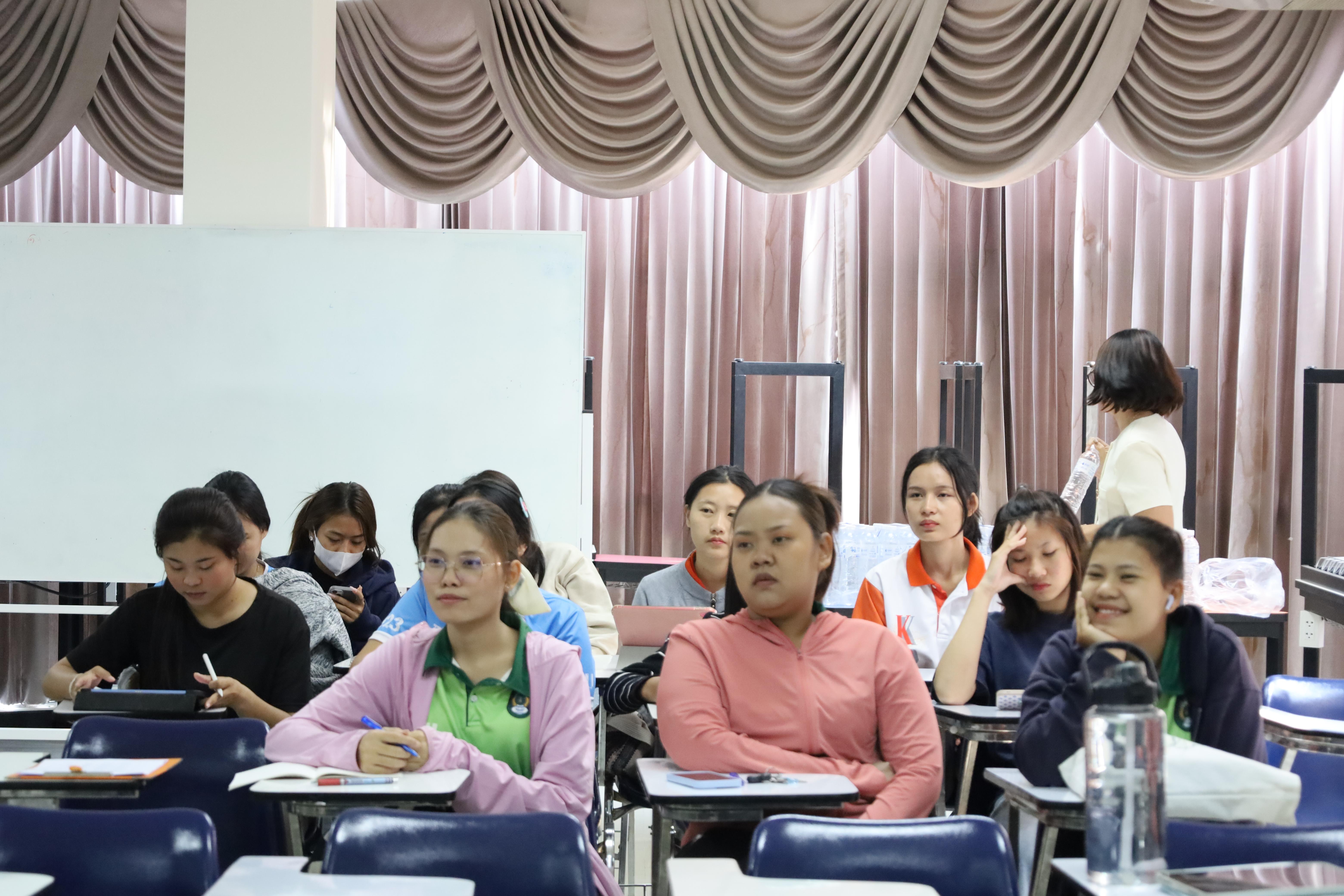 11. กิจกรรมเตรียมความพร้อมเพื่อการสอบใบประกอบวิชาชีพครูสำหรับนักศึกษาโปรแกรมวิชาการศึกษาปฐมวัย