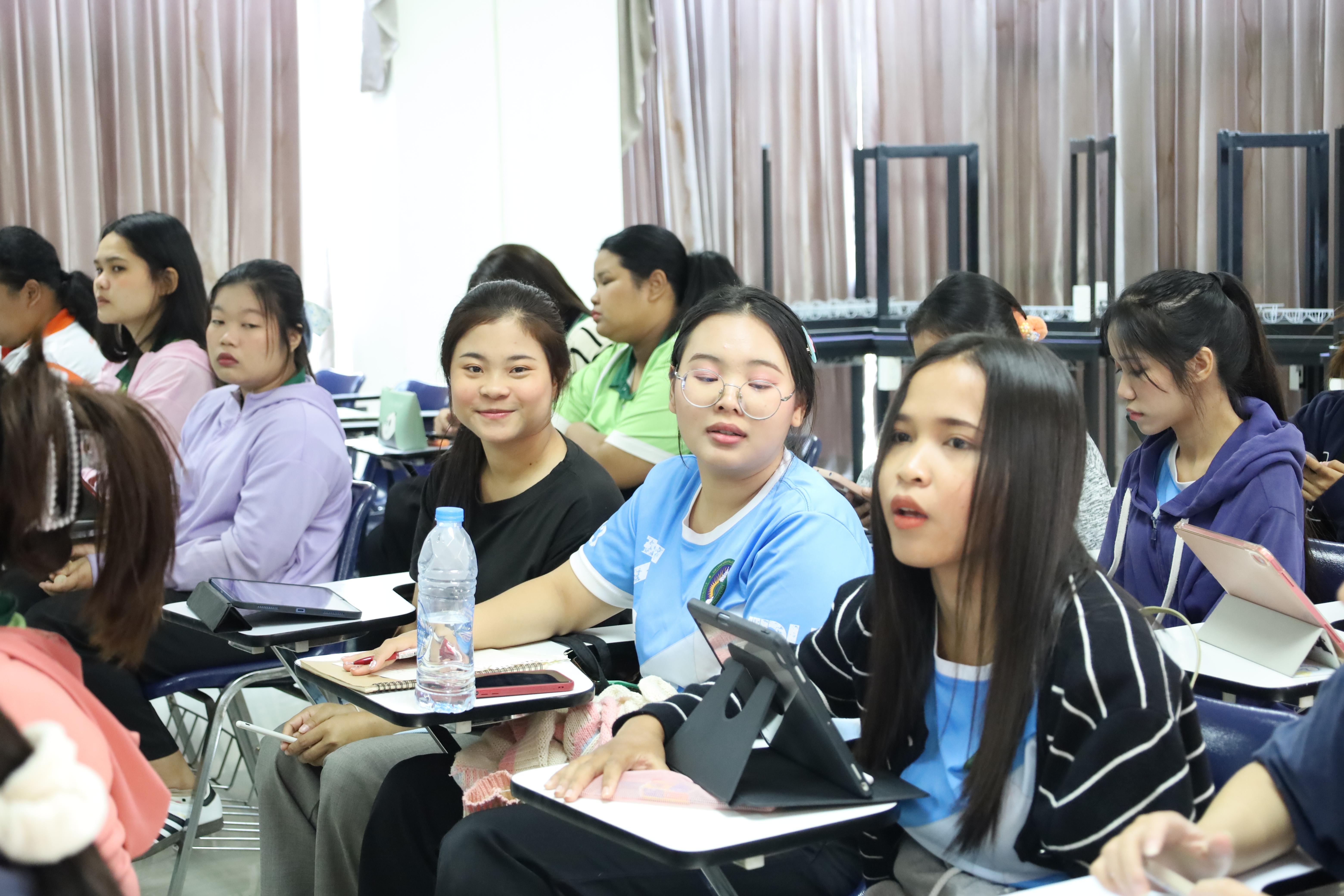 12. กิจกรรมเตรียมความพร้อมเพื่อการสอบใบประกอบวิชาชีพครูสำหรับนักศึกษาโปรแกรมวิชาการศึกษาปฐมวัย