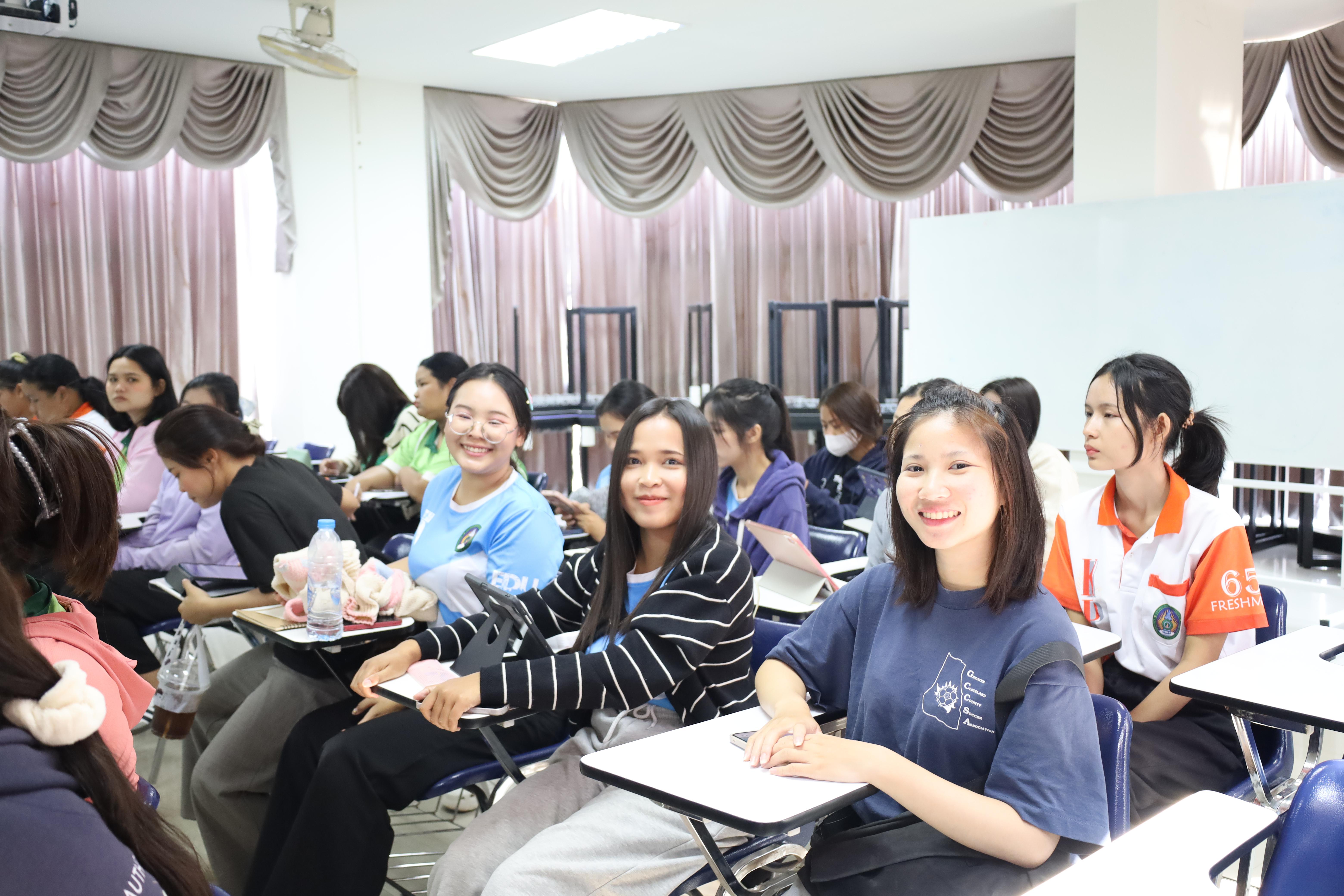13. กิจกรรมเตรียมความพร้อมเพื่อการสอบใบประกอบวิชาชีพครูสำหรับนักศึกษาโปรแกรมวิชาการศึกษาปฐมวัย