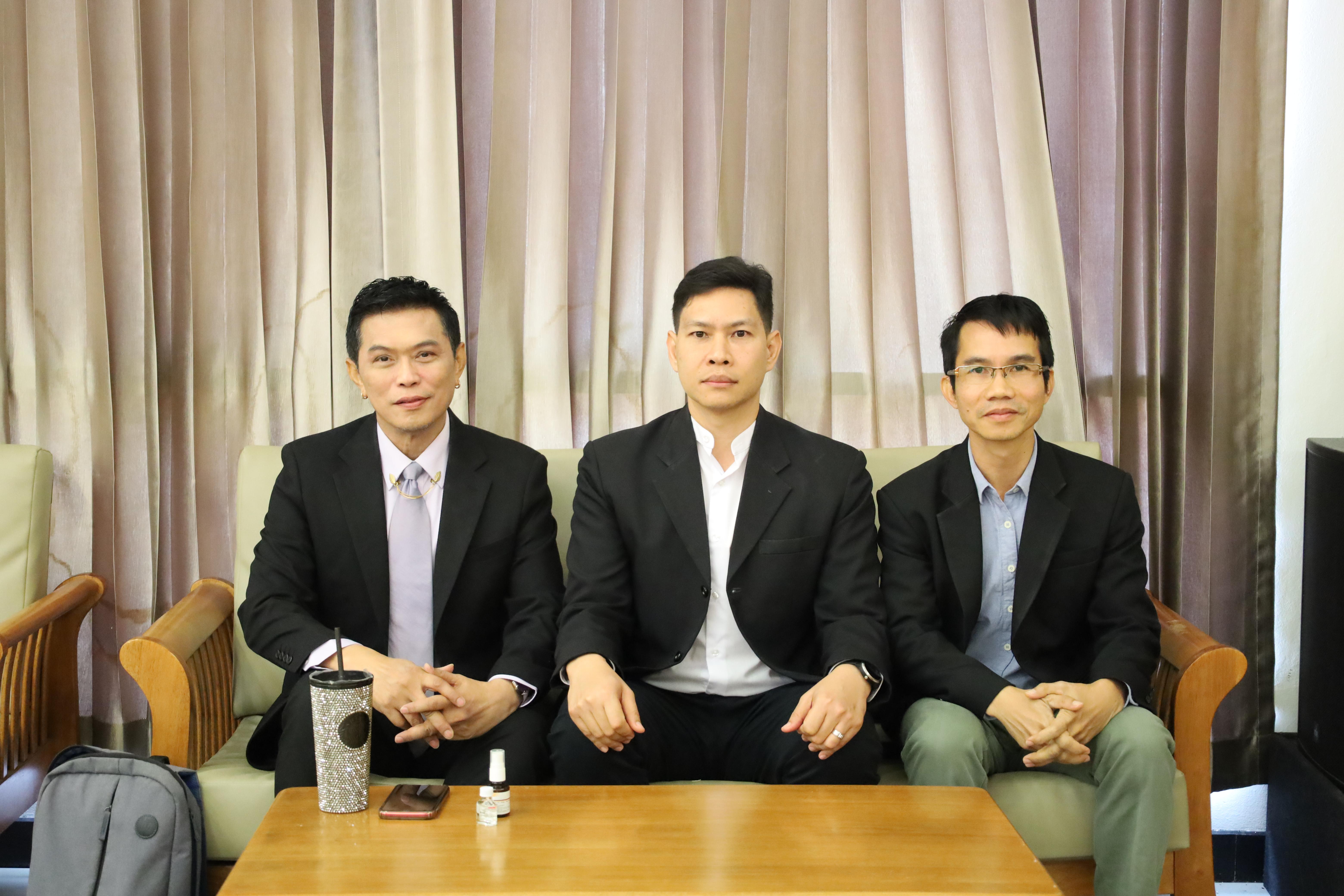 4. การอบรมโครงการพัฒนาทักษะการสอนและความเป็นครู สำหรับนักศึกษาหลักสูตรประกาศนียบัตรบัณฑิตสาขาวิชาชีพครู