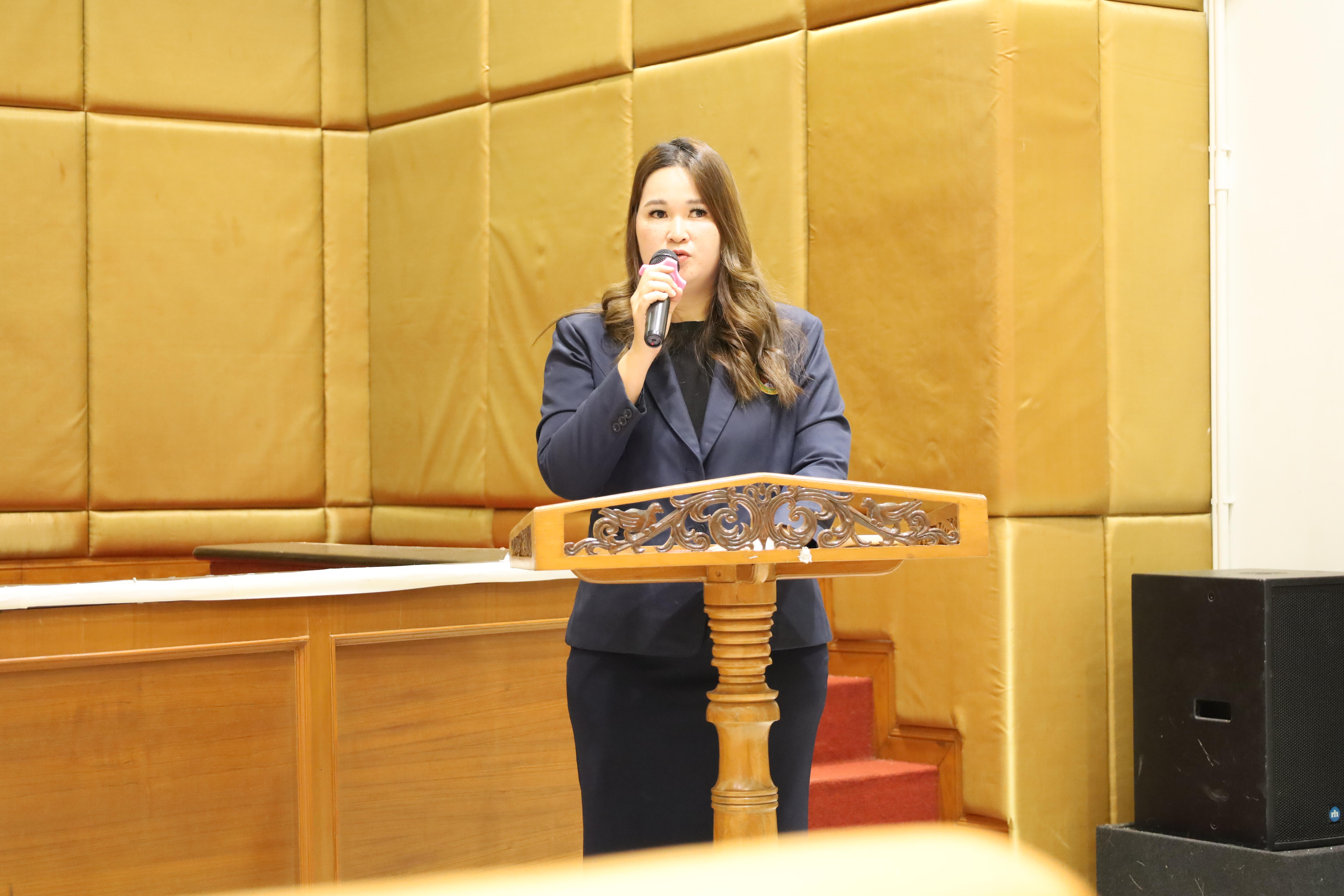 12. การอบรมโครงการพัฒนาทักษะการสอนและความเป็นครู สำหรับนักศึกษาหลักสูตรประกาศนียบัตรบัณฑิตสาขาวิชาชีพครู