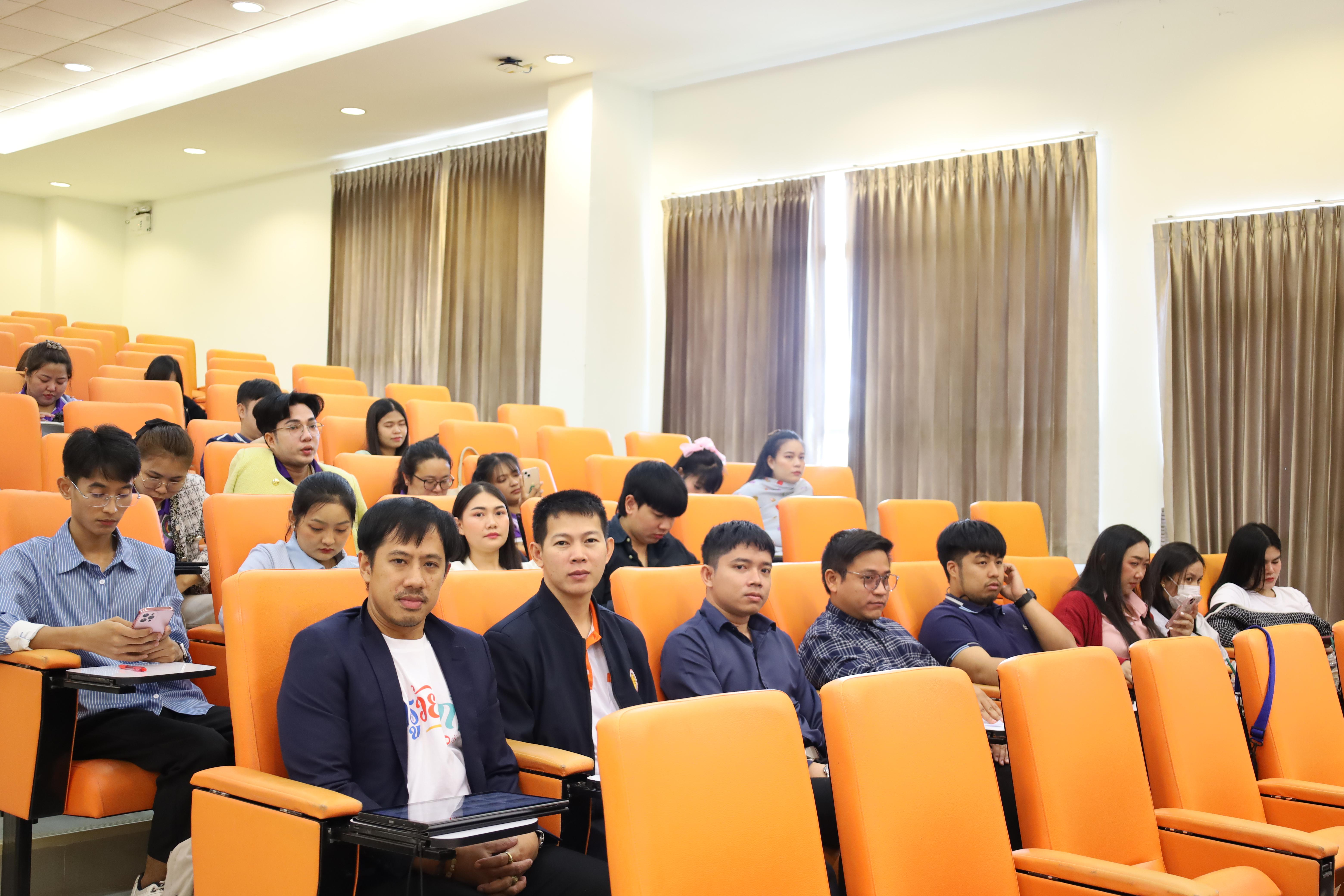 16. การอบรมโครงการพัฒนาทักษะการสอนและความเป็นครู สำหรับนักศึกษาหลักสูตรประกาศนียบัตรบัณฑิตสาขาวิชาชีพครู