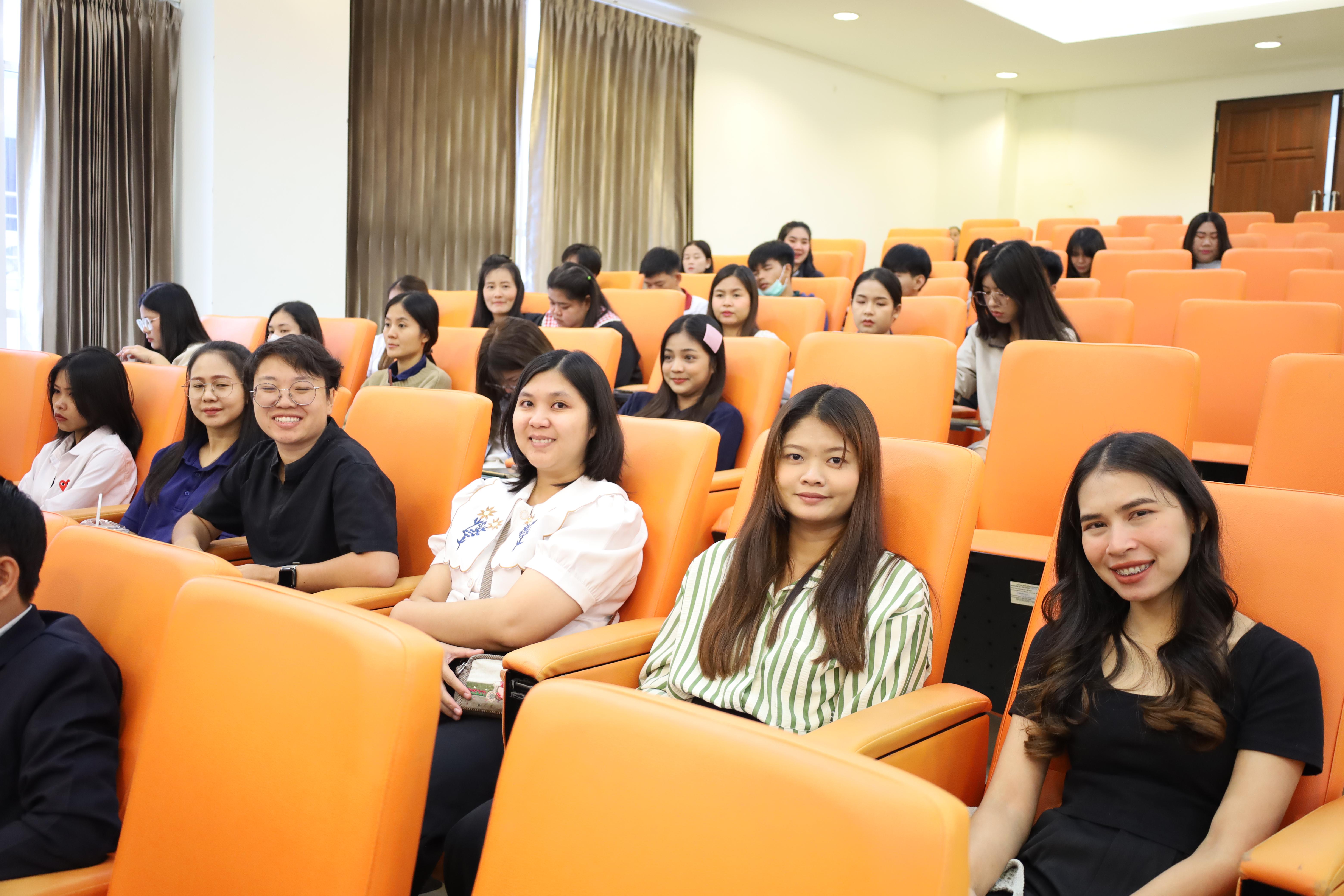25. การอบรมโครงการพัฒนาทักษะการสอนและความเป็นครู สำหรับนักศึกษาหลักสูตรประกาศนียบัตรบัณฑิตสาขาวิชาชีพครู