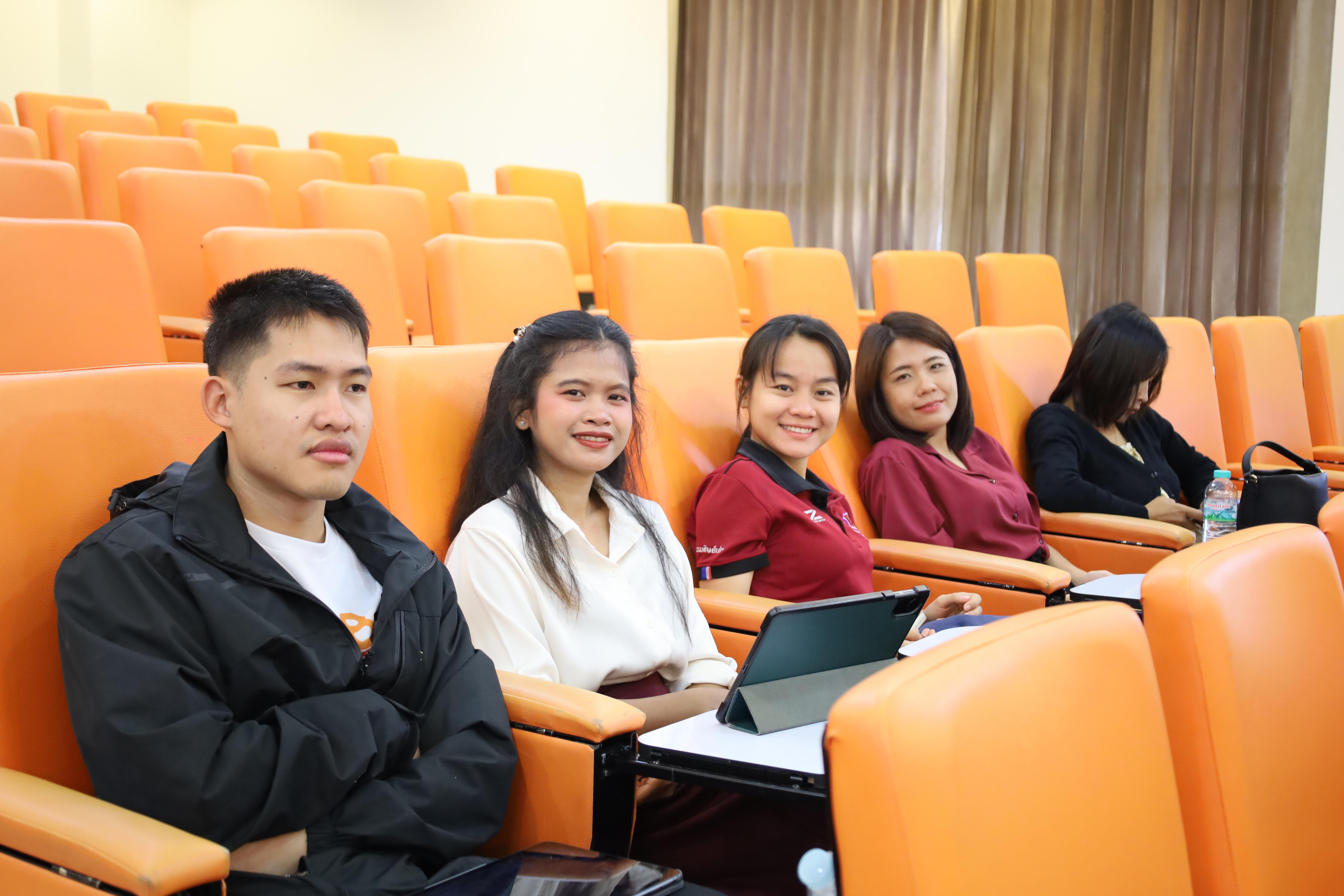 27. การอบรมโครงการพัฒนาทักษะการสอนและความเป็นครู สำหรับนักศึกษาหลักสูตรประกาศนียบัตรบัณฑิตสาขาวิชาชีพครู
