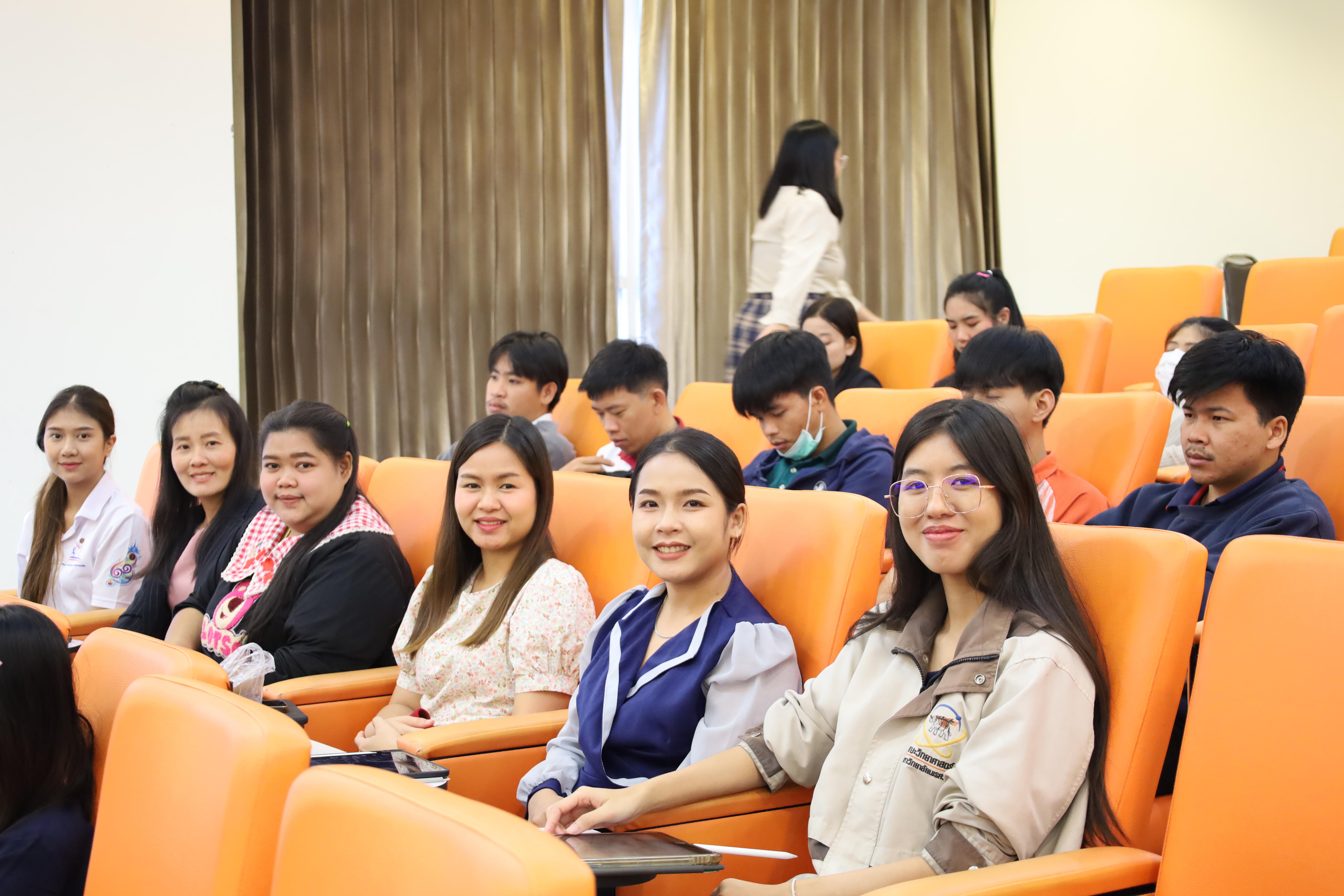 29. การอบรมโครงการพัฒนาทักษะการสอนและความเป็นครู สำหรับนักศึกษาหลักสูตรประกาศนียบัตรบัณฑิตสาขาวิชาชีพครู