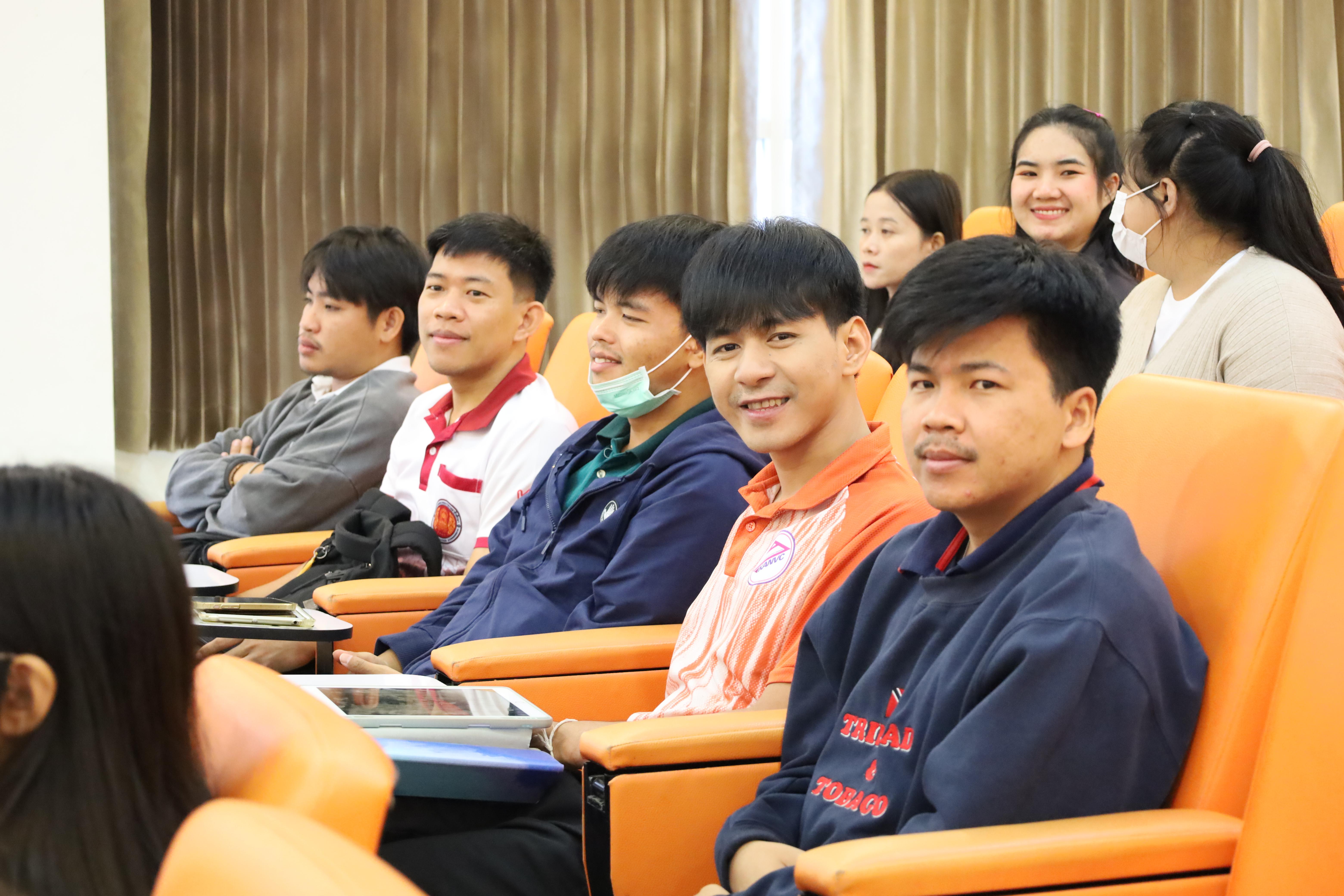 30. การอบรมโครงการพัฒนาทักษะการสอนและความเป็นครู สำหรับนักศึกษาหลักสูตรประกาศนียบัตรบัณฑิตสาขาวิชาชีพครู
